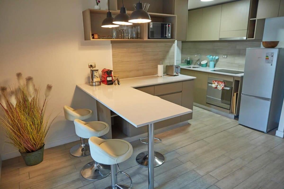 HOM I Amplio y Comodo Depto 2D2B 3PAX en Santiago