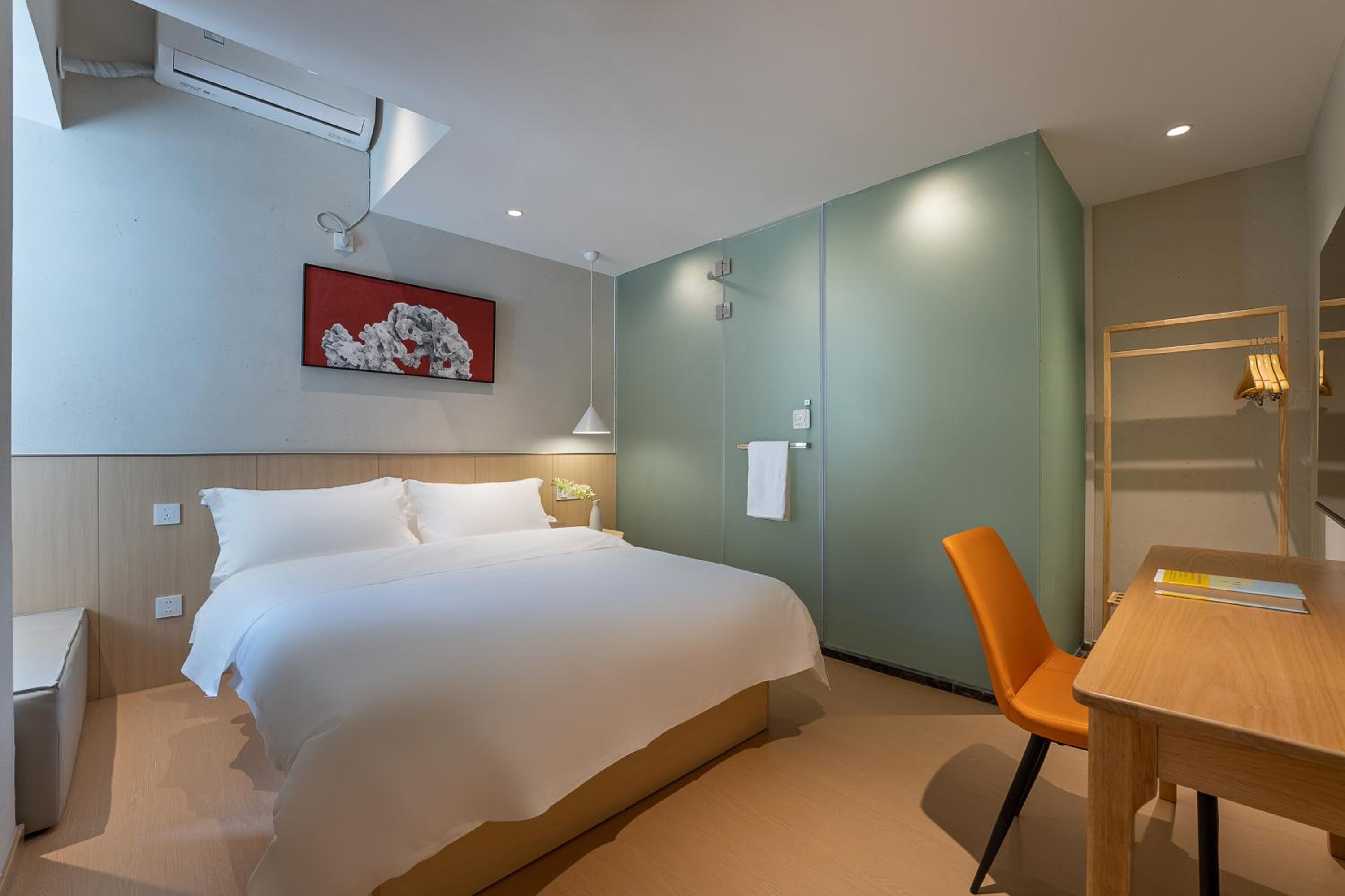 Mulan Road Youth Hotel