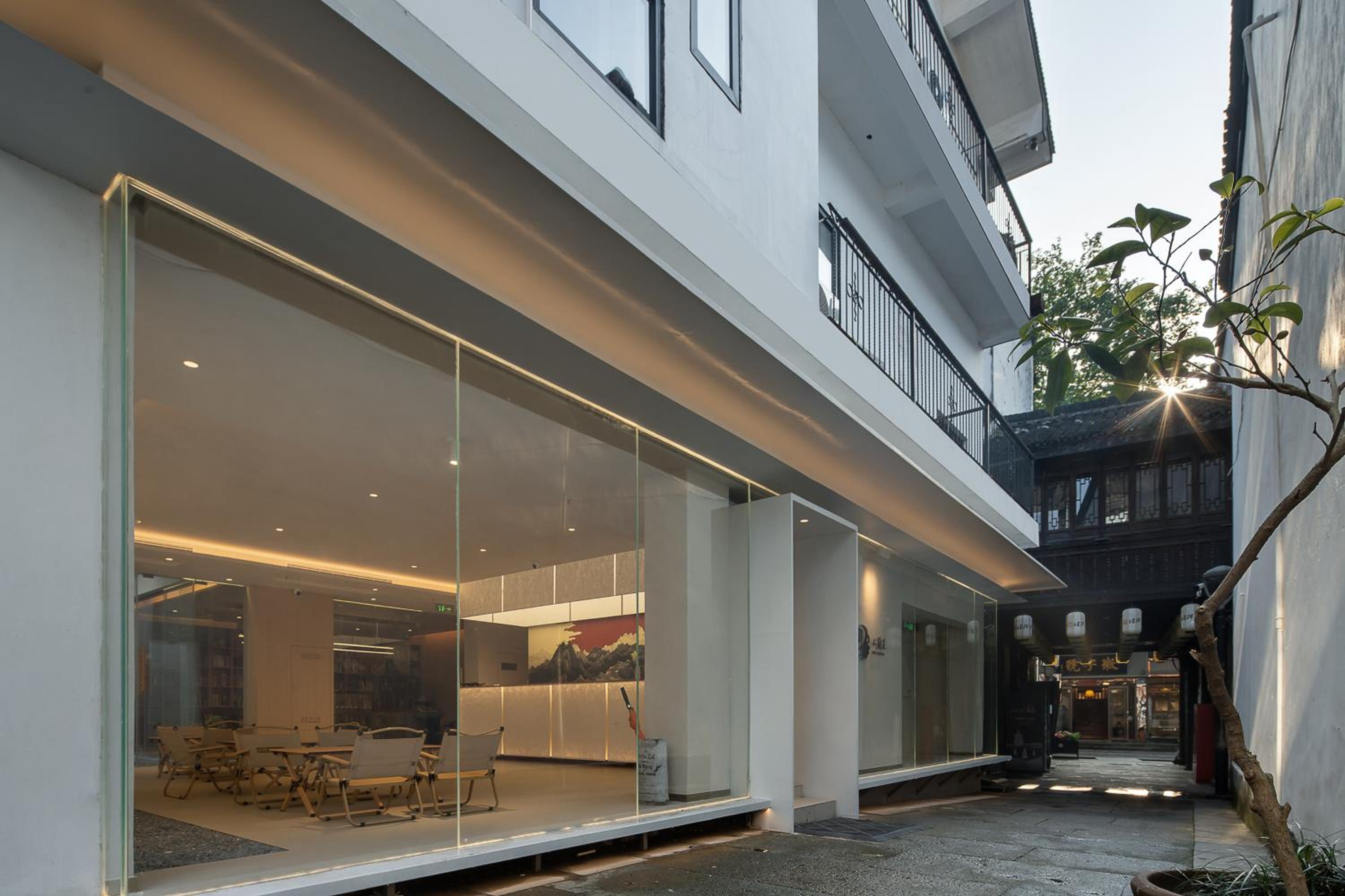 Mulan Road Youth Hotel