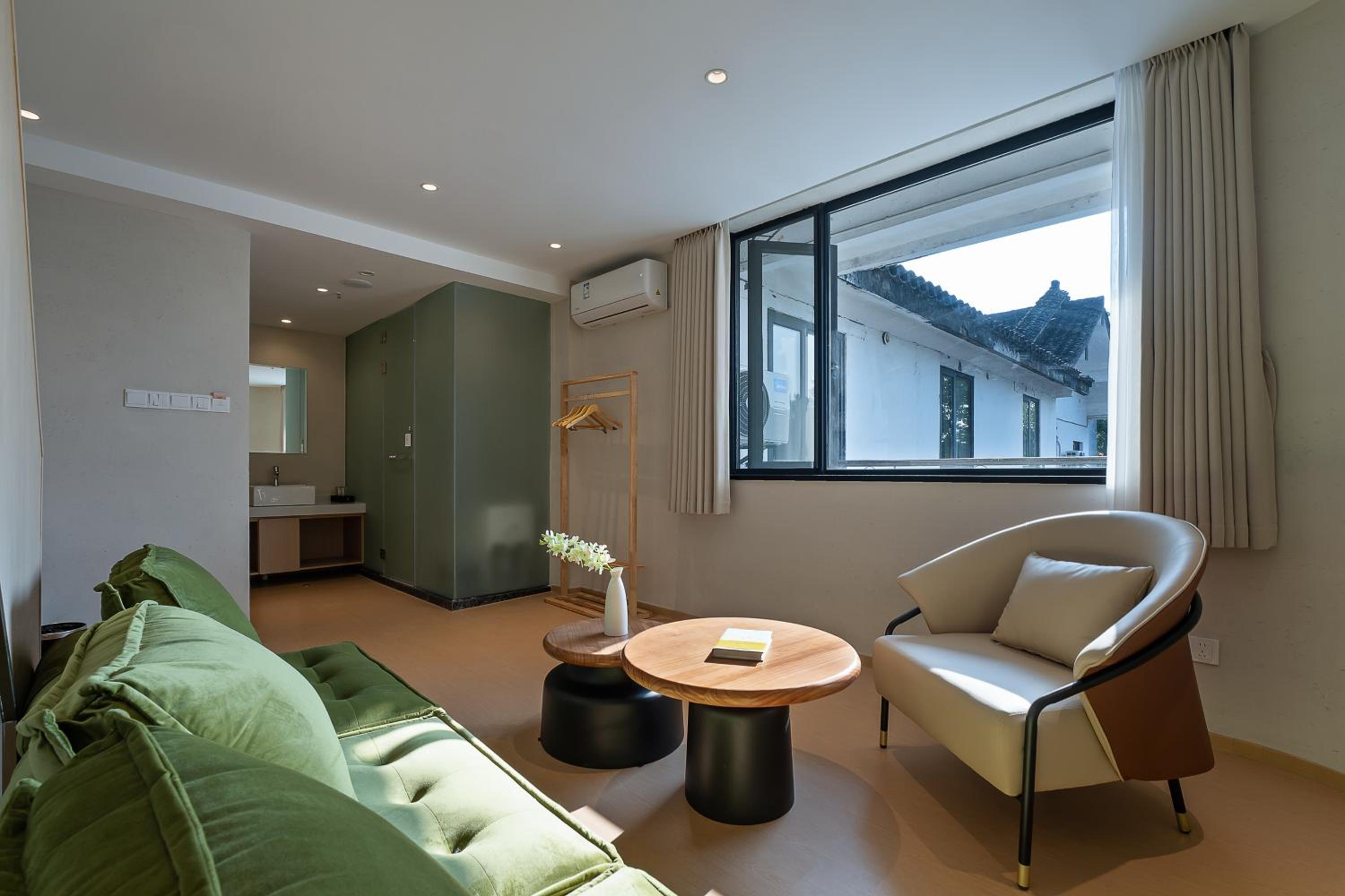 Mulan Road Youth Hotel
