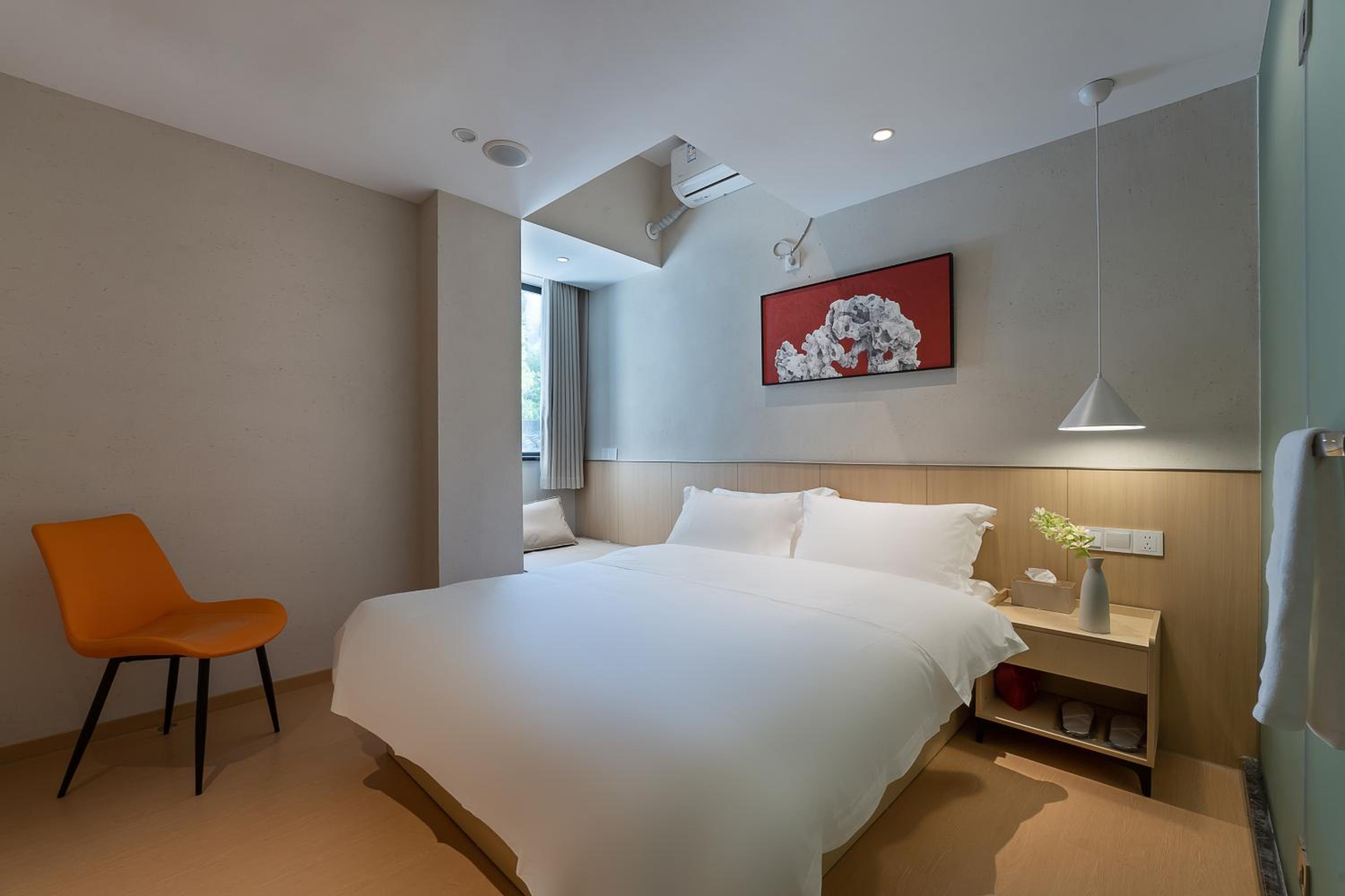 Mulan Road Youth Hotel