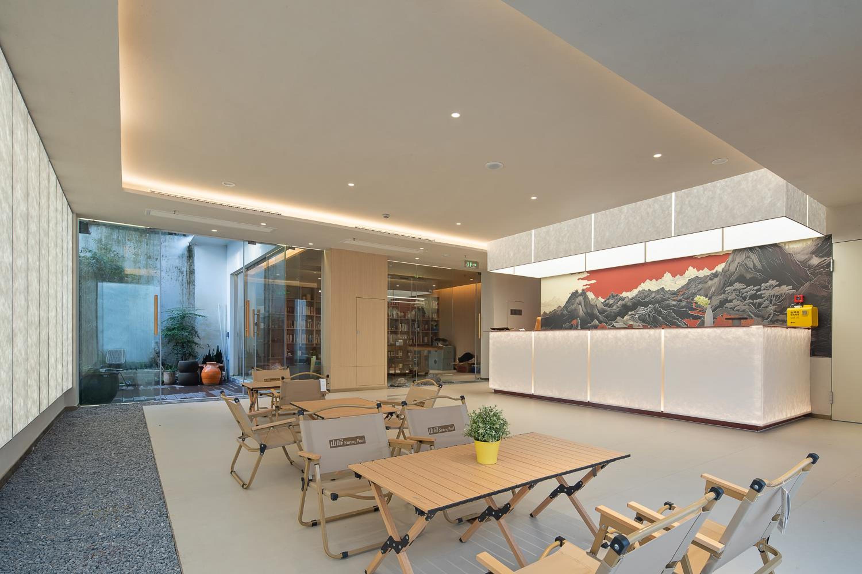 Mulan Road Youth Hotel
