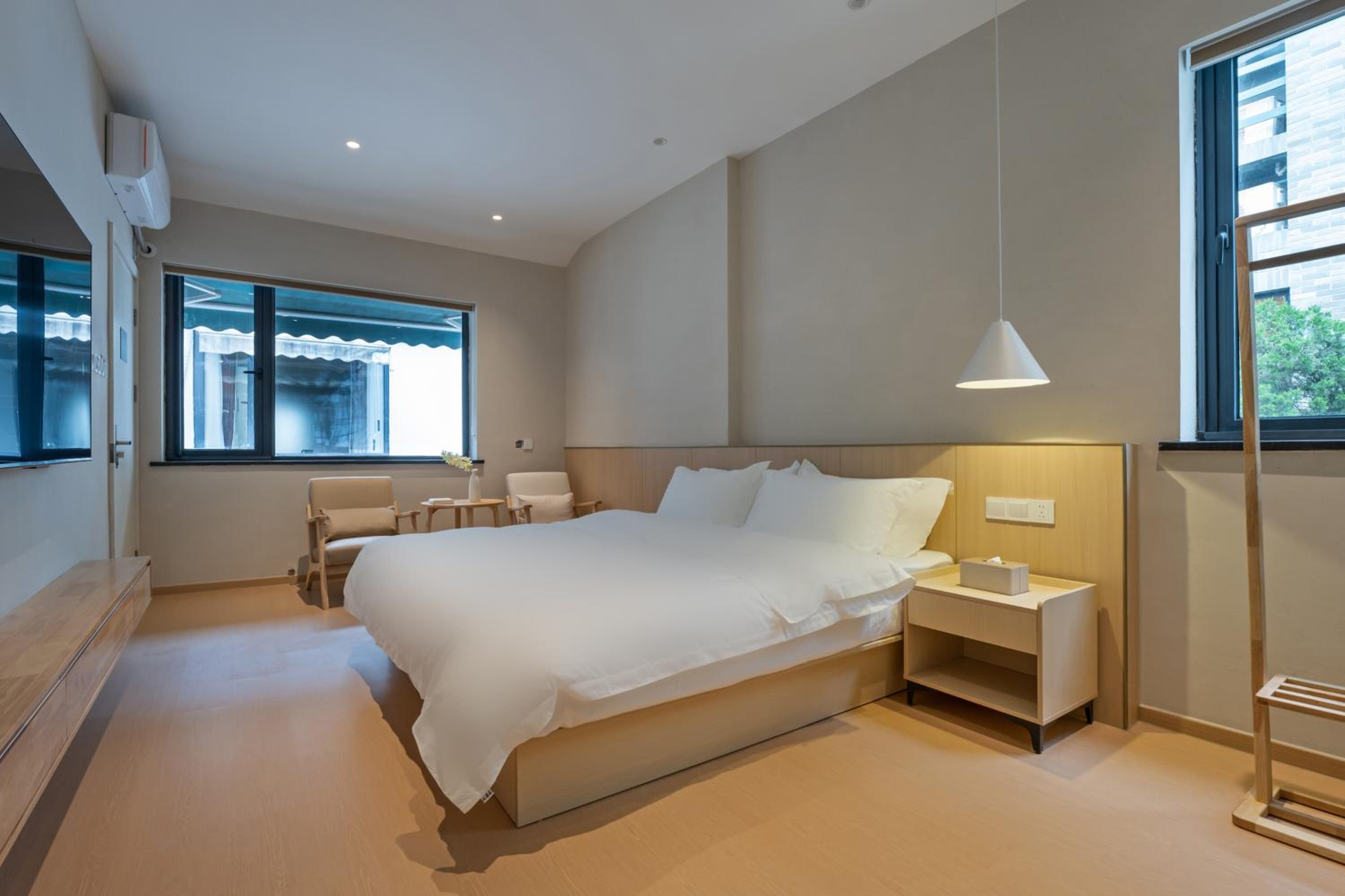 Mulan Road Youth Hotel