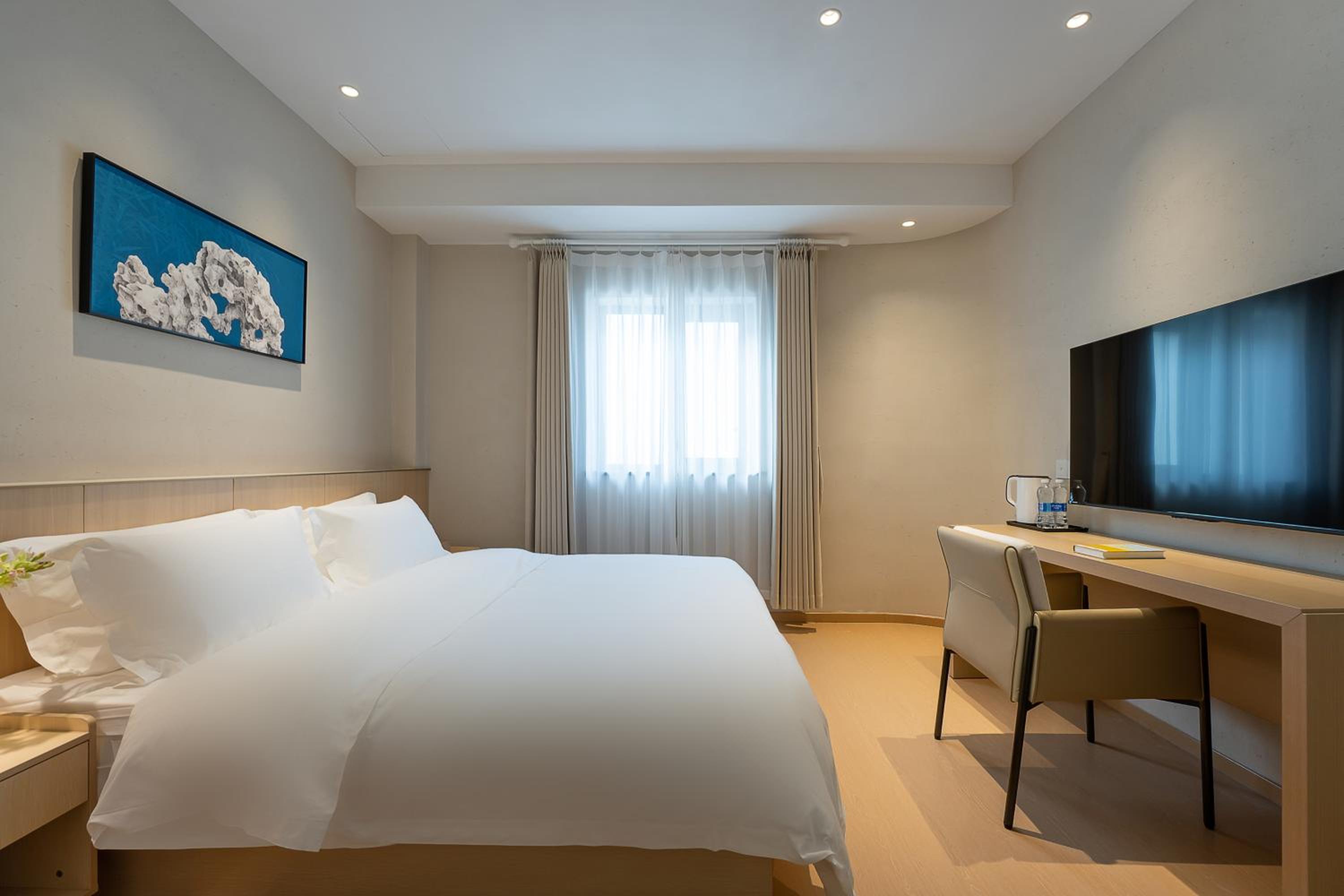 Mulan Road Youth Hotel