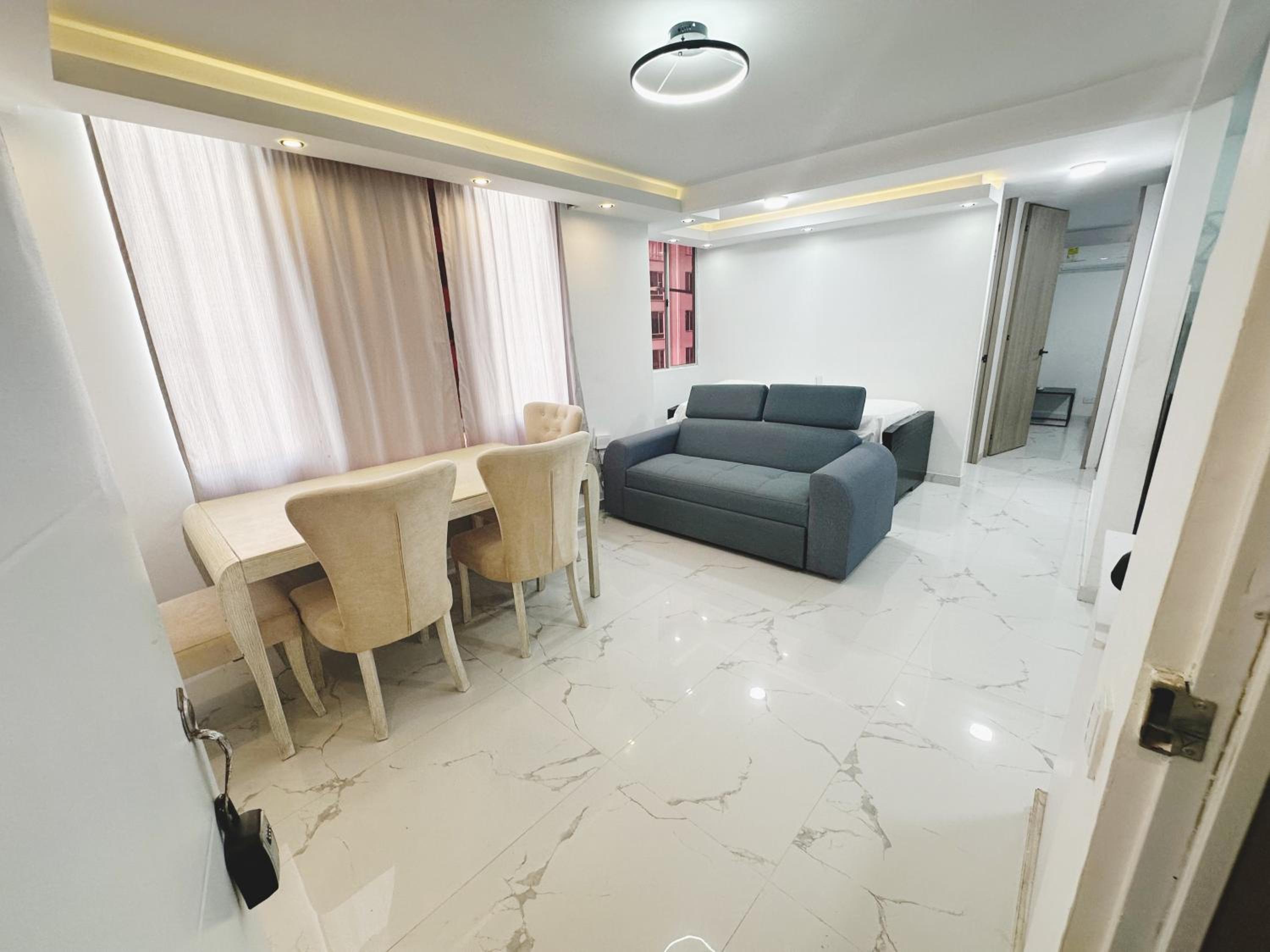 Moderno apto low cost 15 min CC buena vista 2 TV con parqueadero comunal