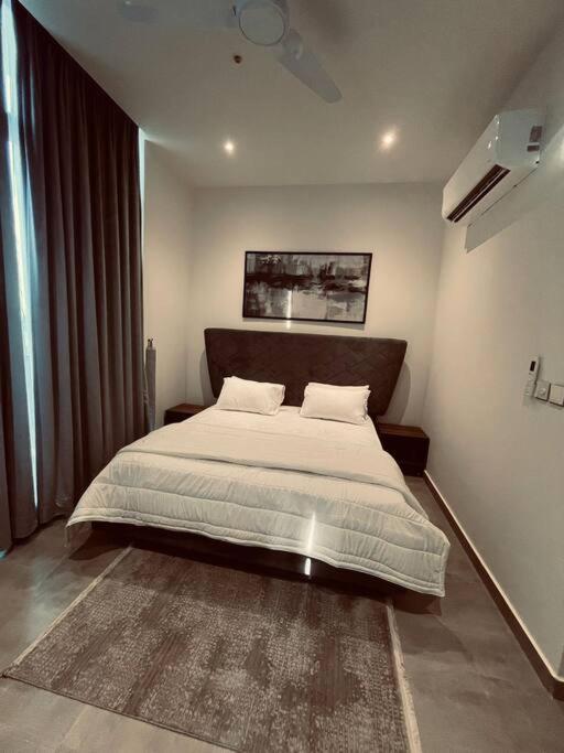 Luxurious 2-Bedroom Apartment with Margalla View - Skypark One, Gulberg Greens view 2