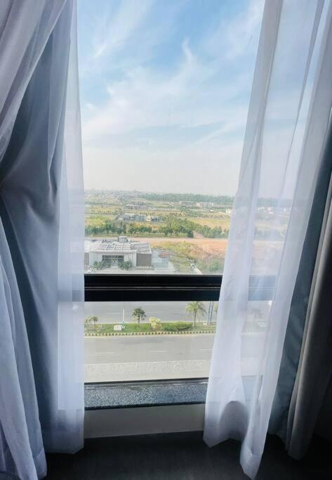 Luxurious 2-Bedroom Apartment with Margalla View - Skypark One, Gulberg Greens view 5