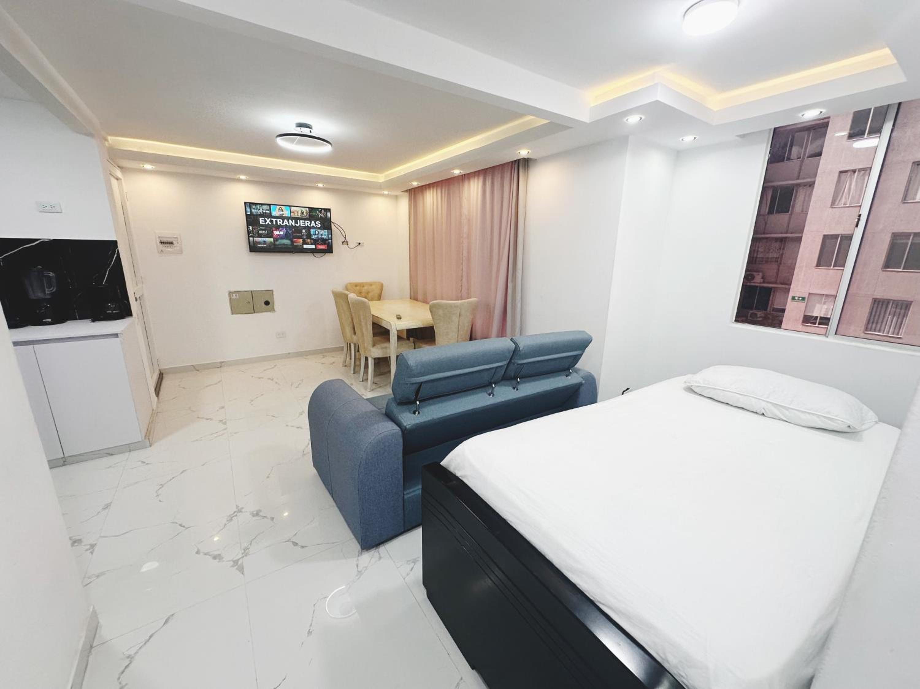 Moderno apto low cost 15 min CC buena vista 2 TV con parqueadero comunal