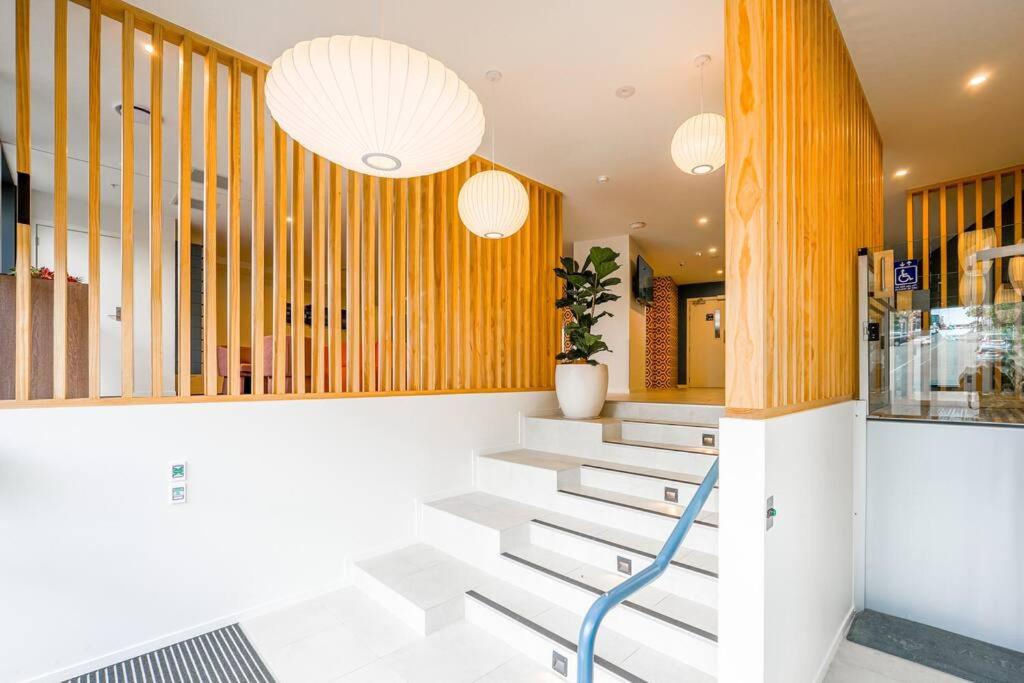 Sophisticated One-Bedroom Hotel Suite in Parnell view 3
