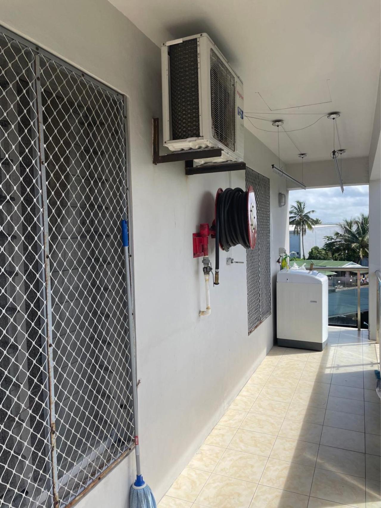 Large two-bedroom apartment-free parking