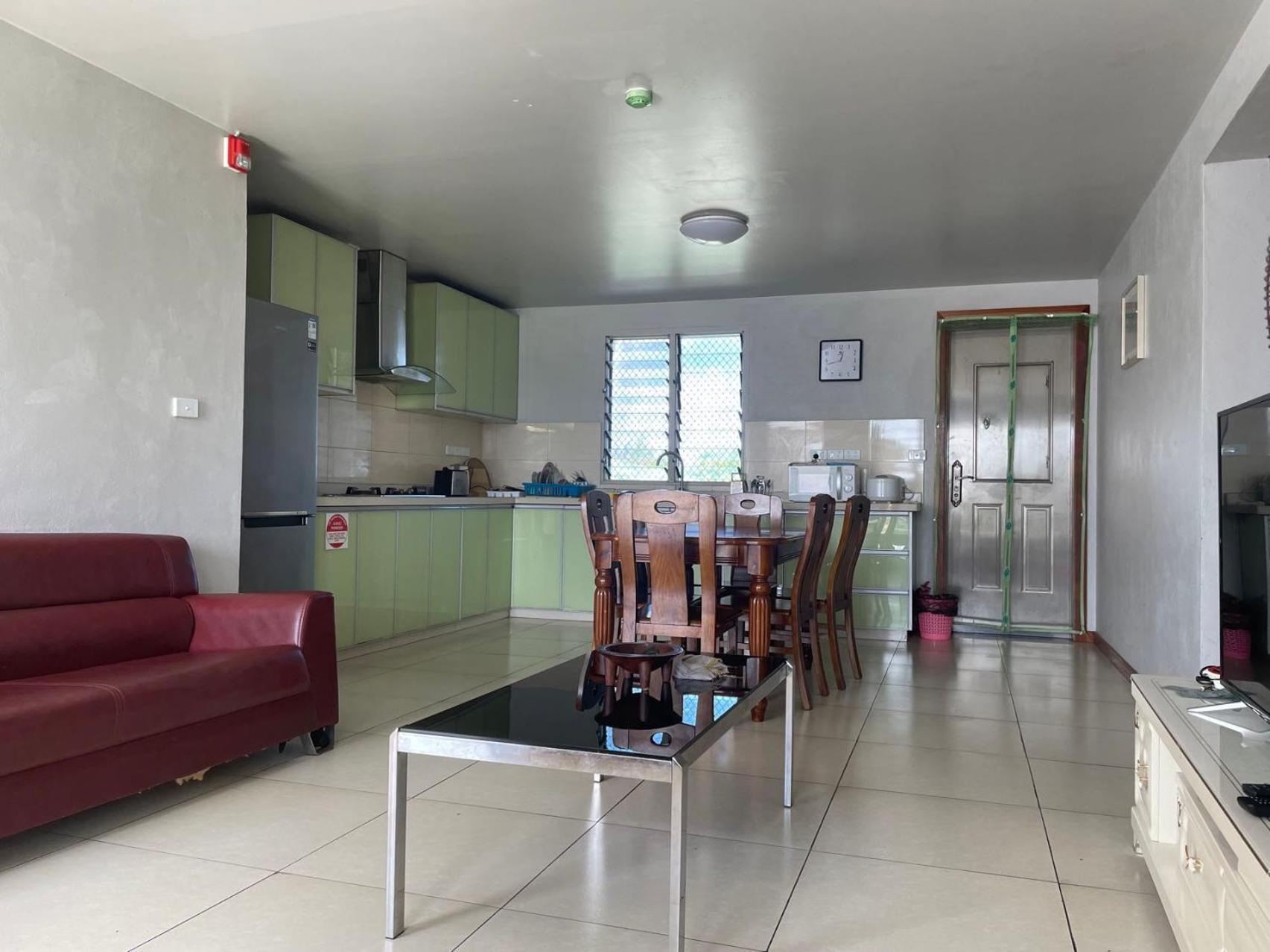 Large two-bedroom apartment-free parking