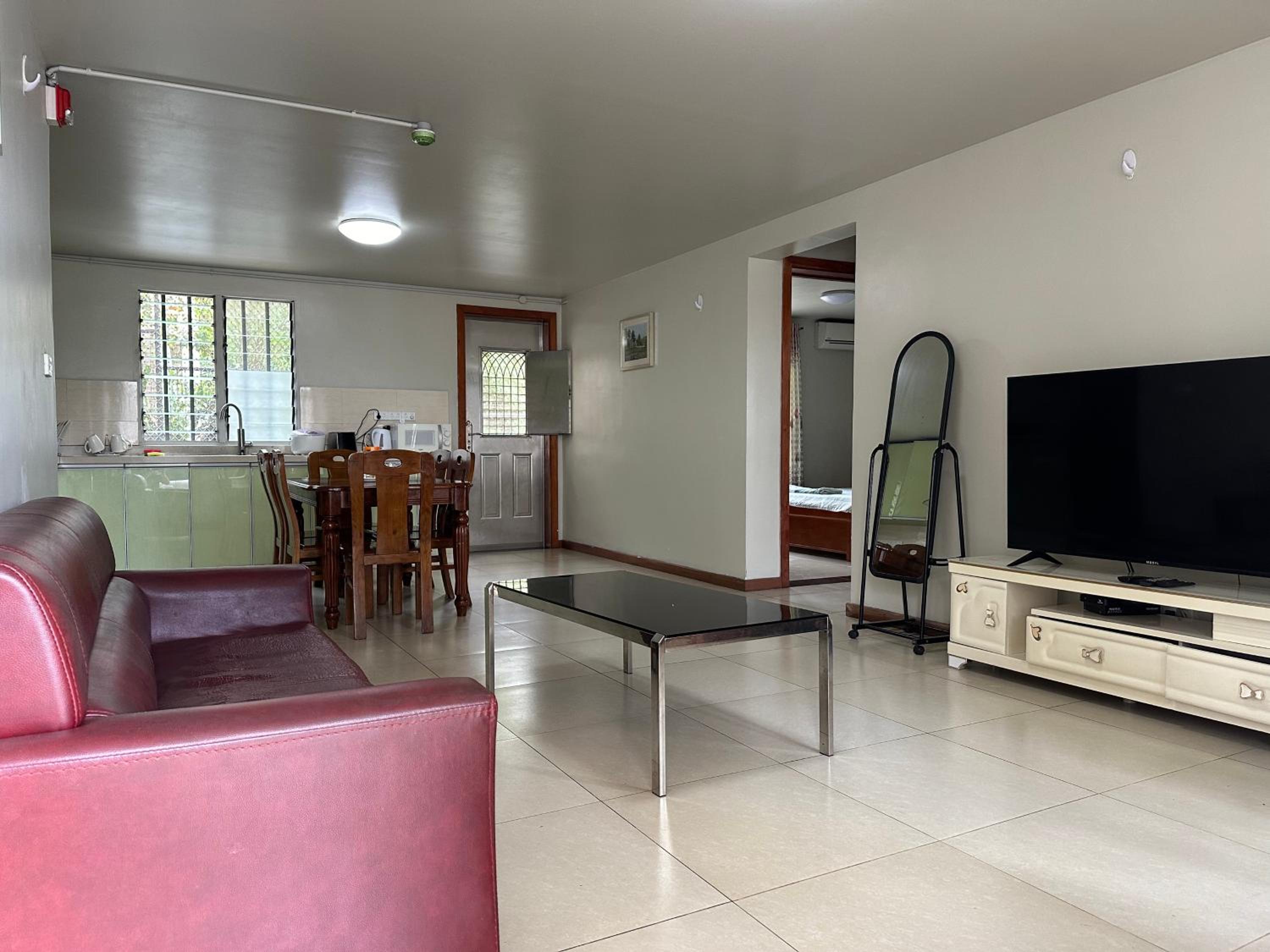 Large two-bedroom apartment-free parking