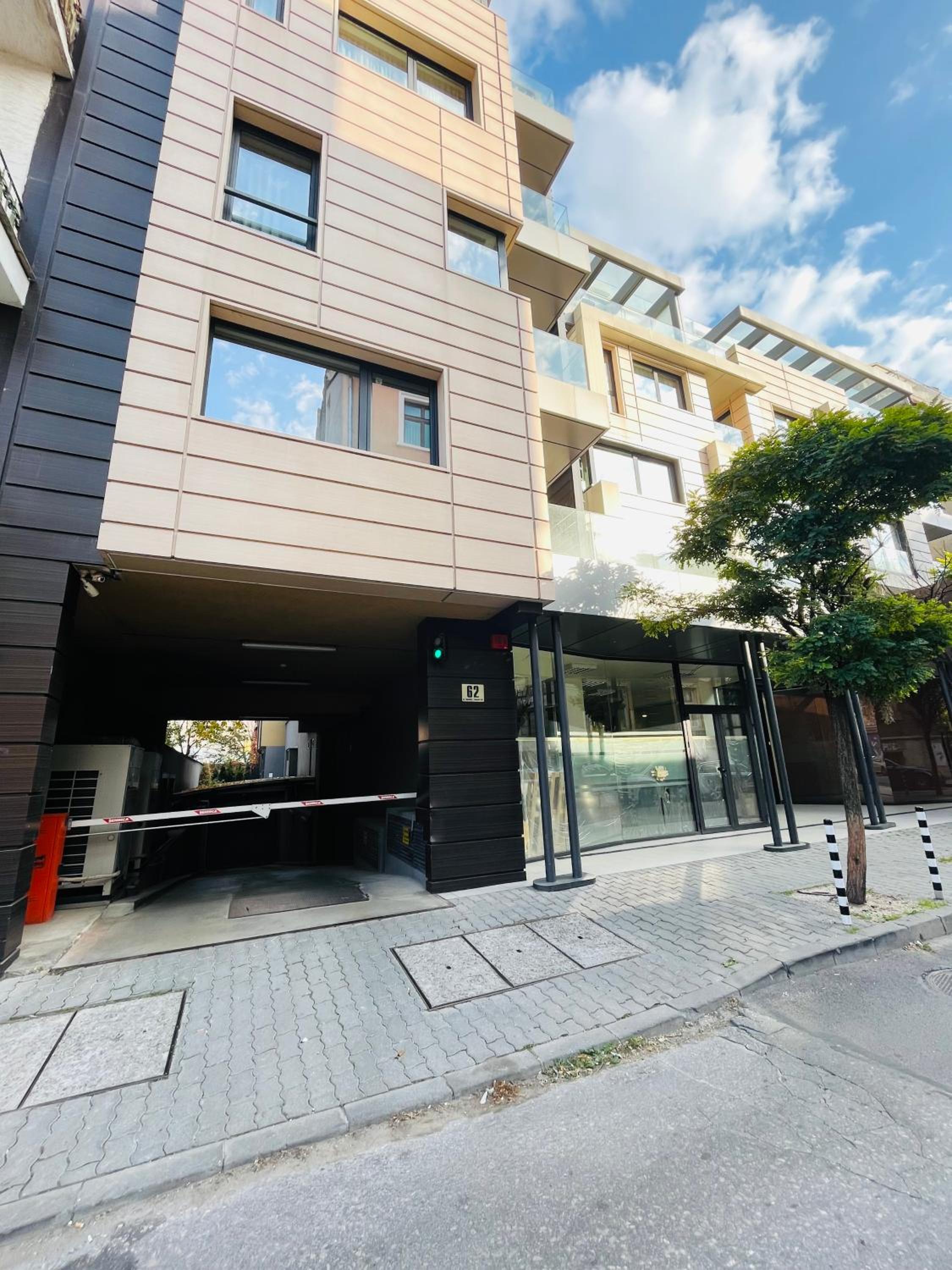 FREESIA apartment with underground parking
