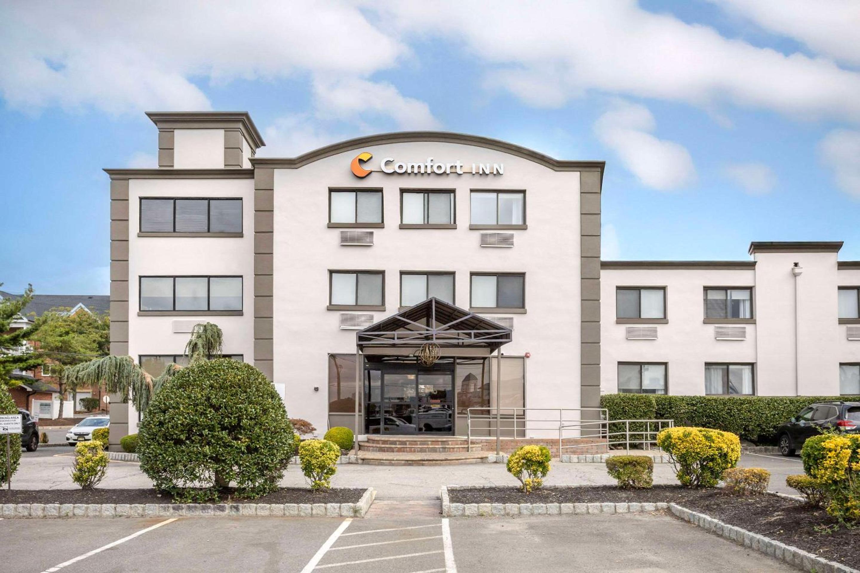 Comfort Inn Edgewater on Hudson River