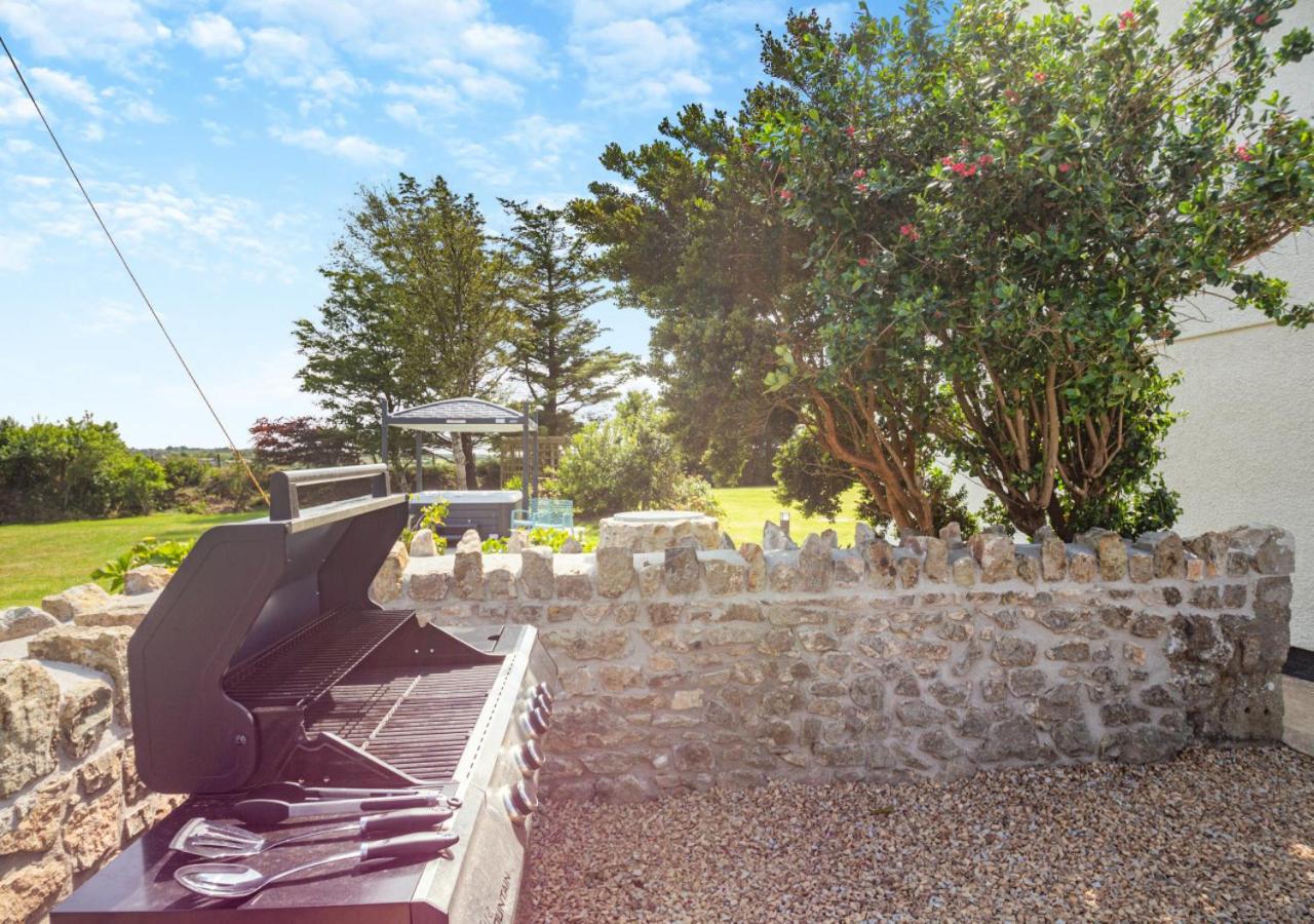 5 Bed in Llangwnadl oc-c29473