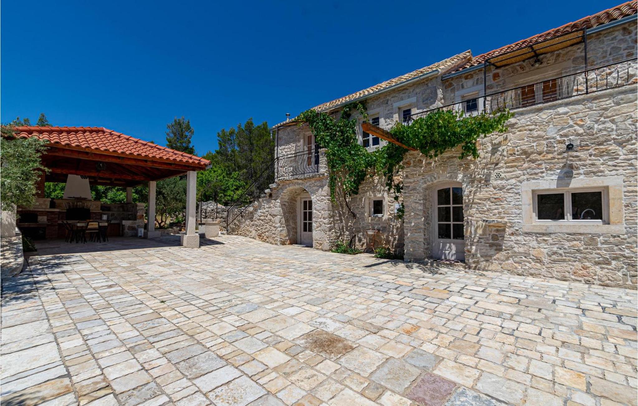 Beautiful Home In Blato