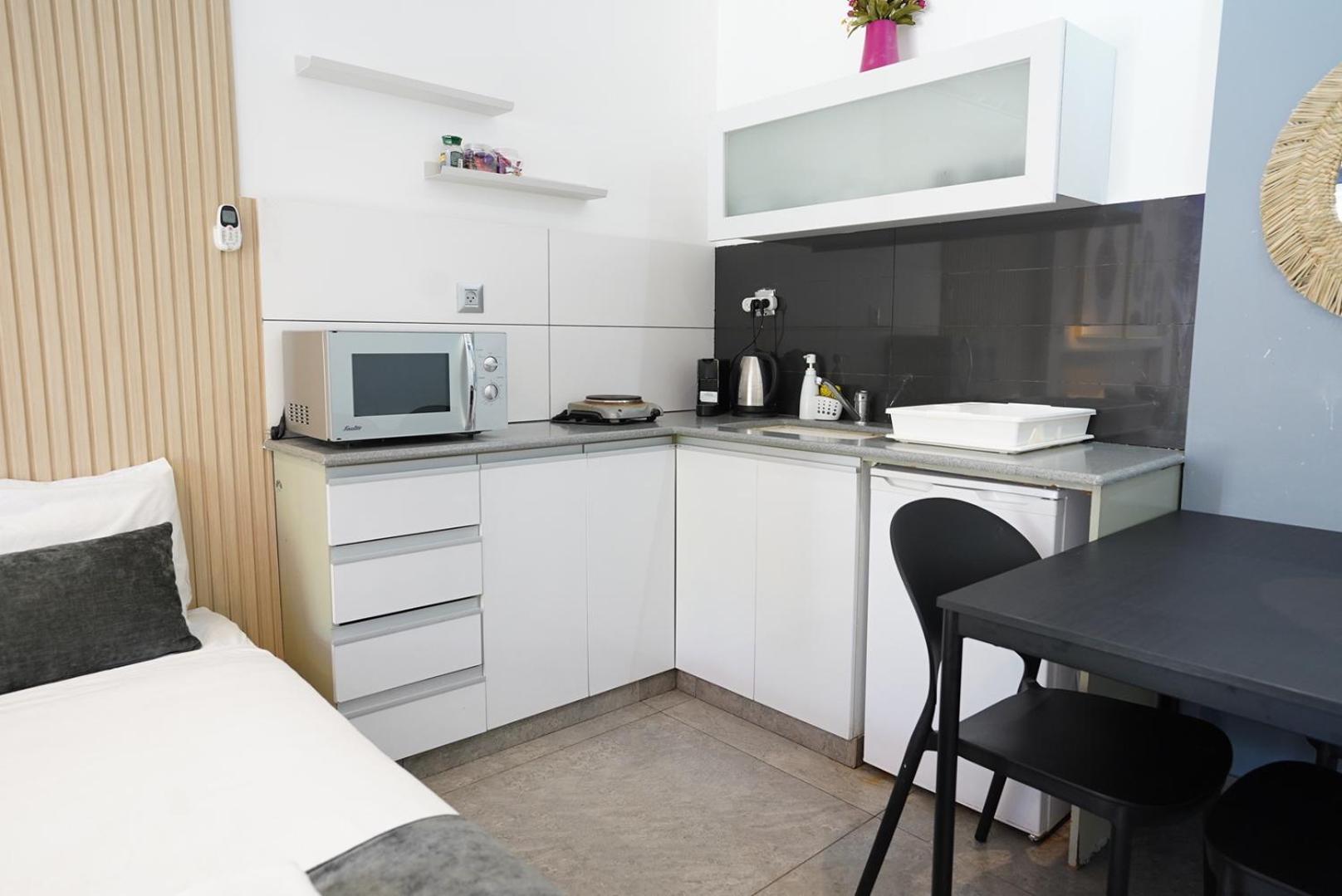 Amazing studio apartments in the Royal Park complex view 4