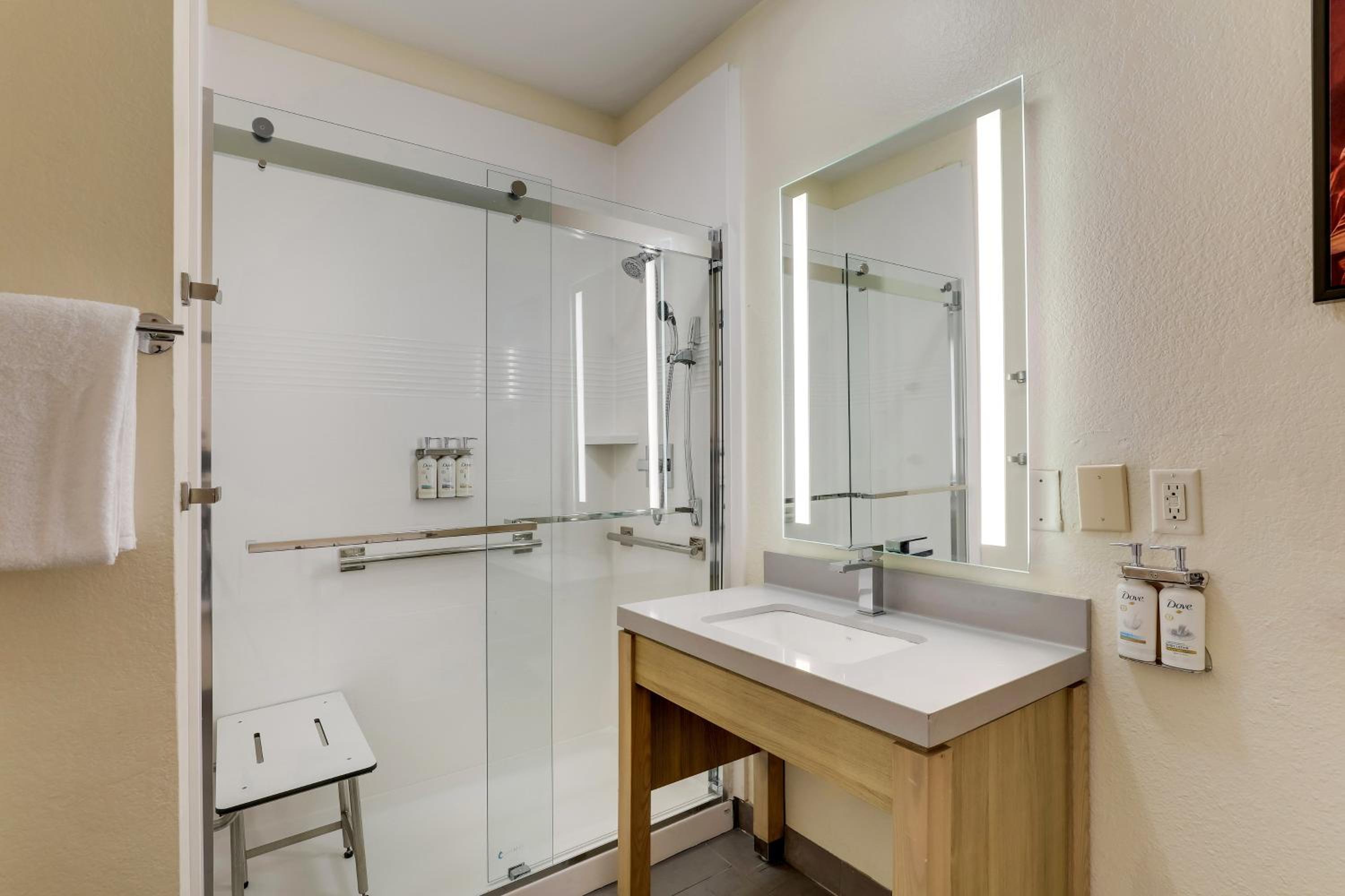 Lexington Vacations - Candlewood Suites Lexington, an IHG Hotel - Property Image 128