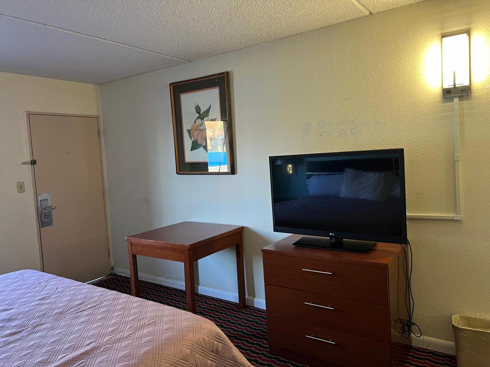 Richmond Vacations - Quality Quarters Inn By OYO Richmond KY I-75 - Property Image 18