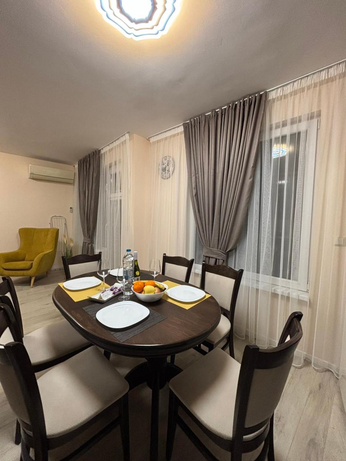 GRAND APARTMENT BOGORIDI - top center near to sea and sea garden