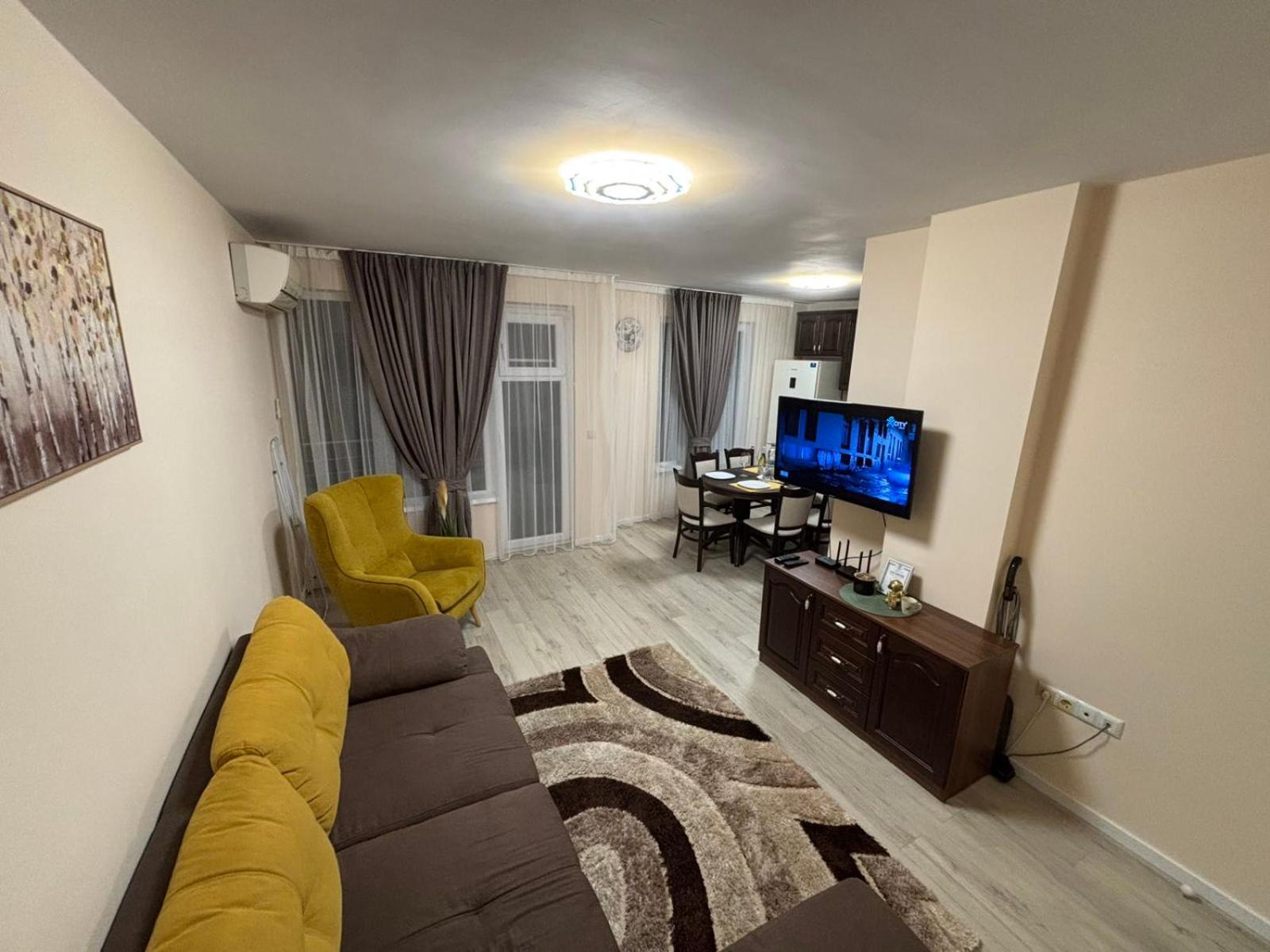 GRAND APARTMENT BOGORIDI - top center near to sea and sea garden