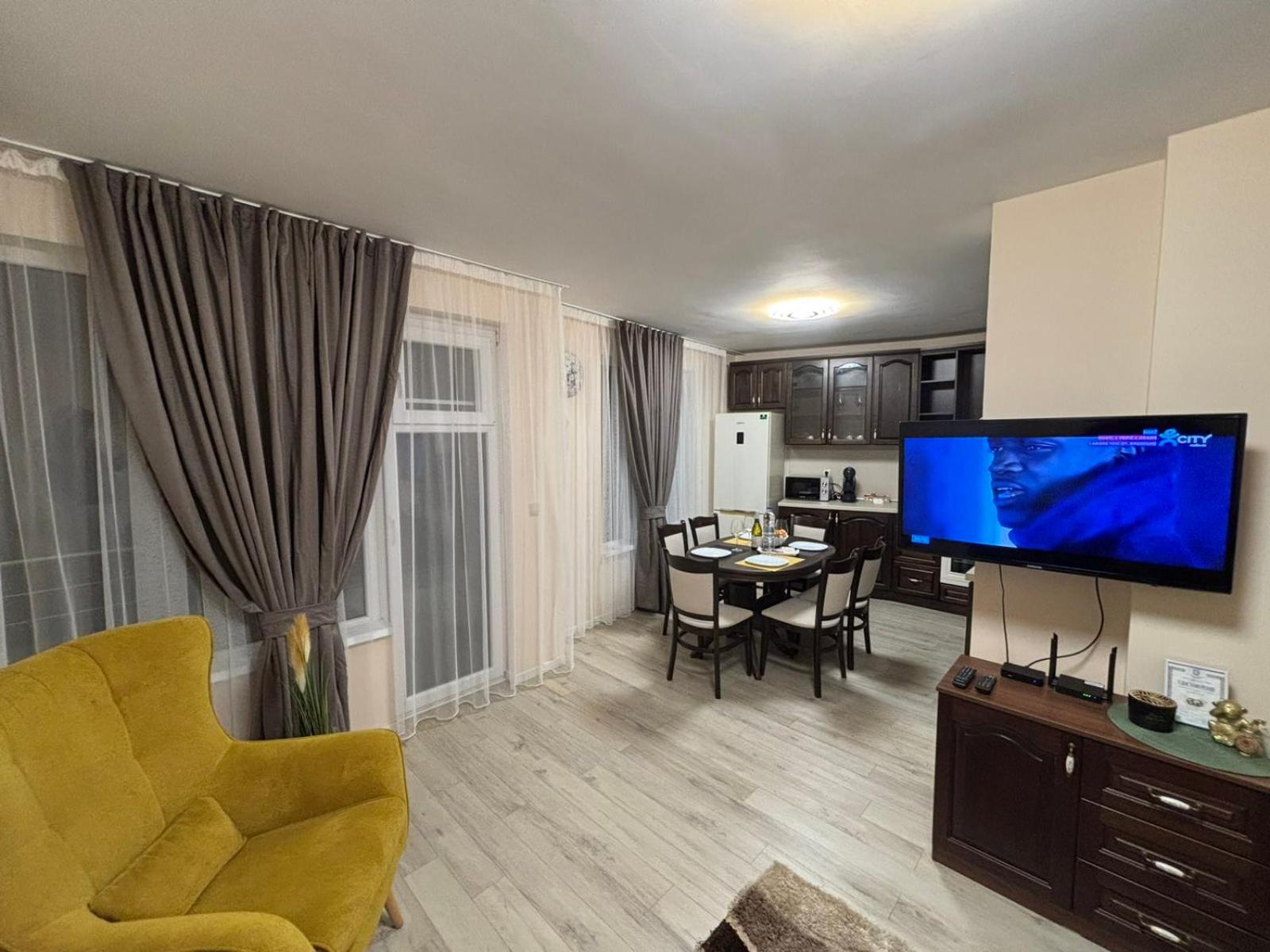 GRAND APARTMENT BOGORIDI - top center near to sea and sea garden