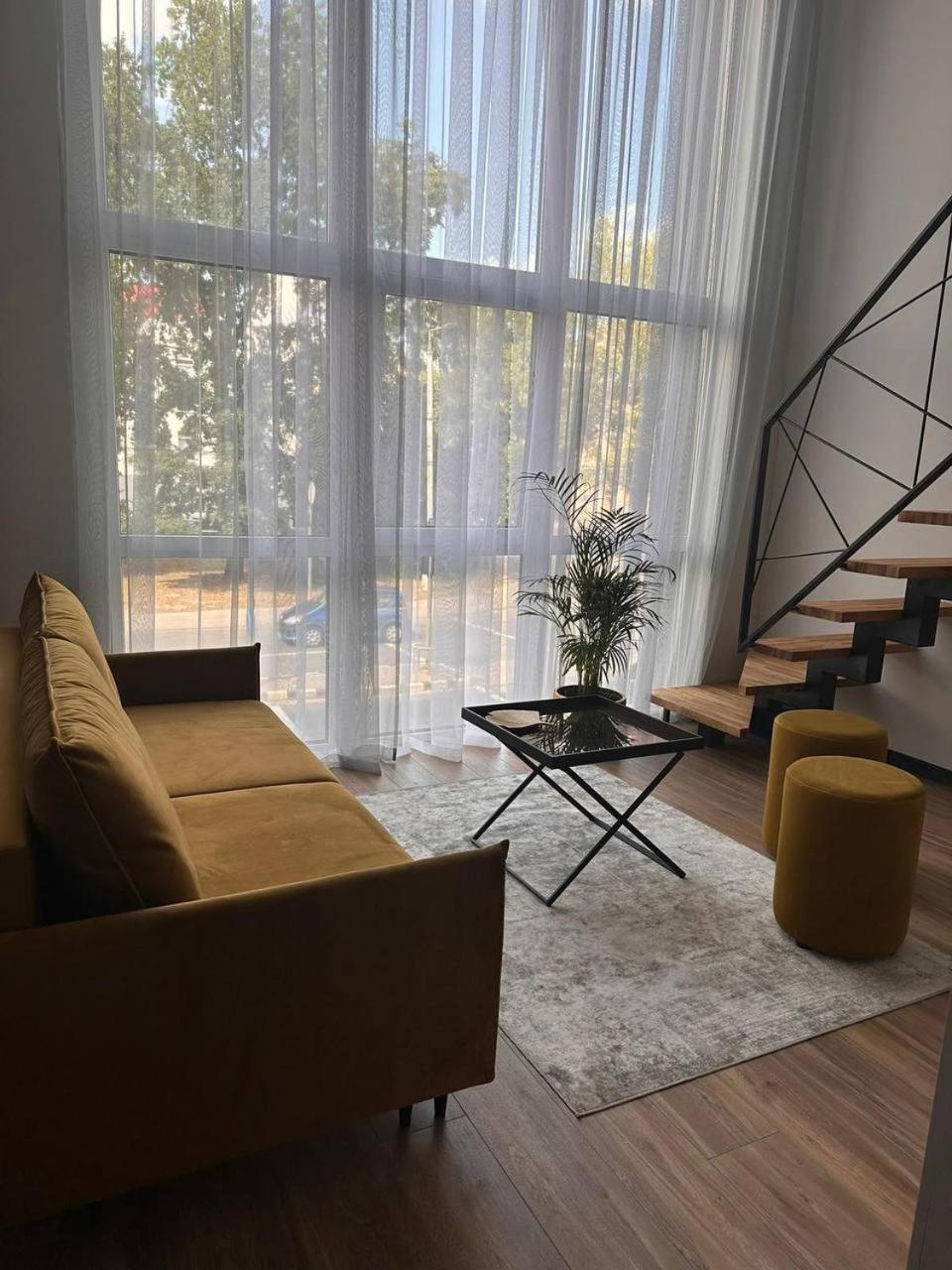 Sunny loft 24x7 x free parking x close to old town by H&H