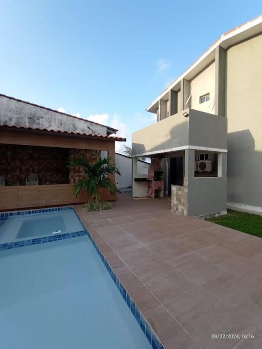 Apartamento no Forte Orange - Itamaraca, pé na areia de frente para o mar