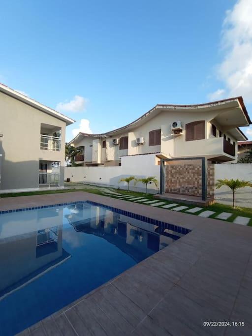 Apartamento no Forte Orange - Itamaraca, pé na areia de frente para o mar