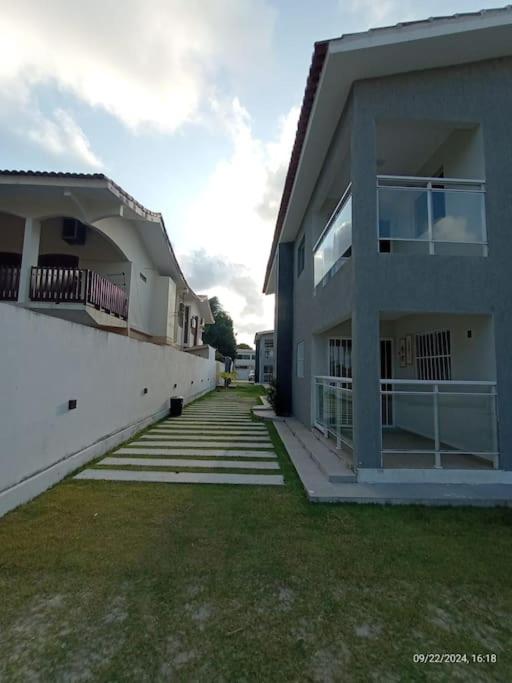 Apartamento no Forte Orange - Itamaraca, pé na areia de frente para o mar