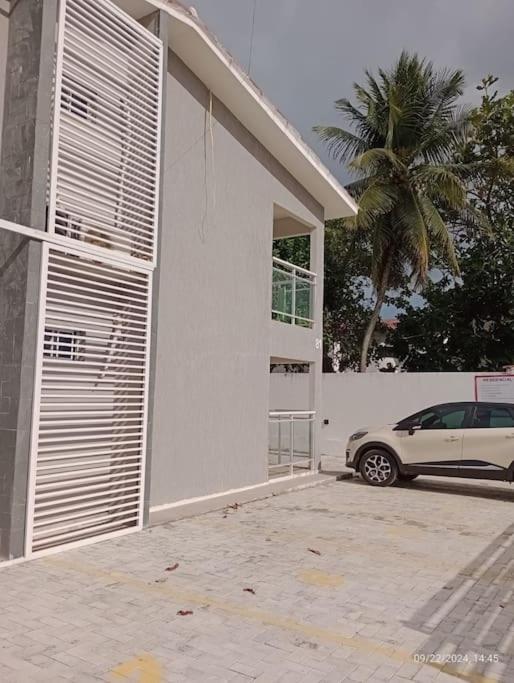 Apartamento no Forte Orange - Itamaraca, pé na areia de frente para o mar