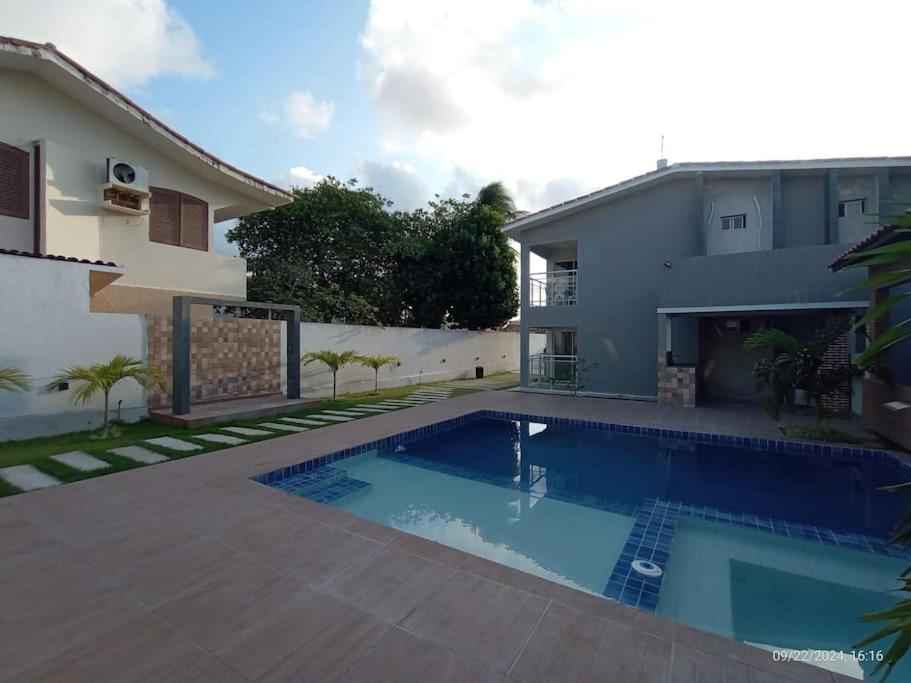 Apartamento no Forte Orange - Itamaraca, pé na areia de frente para o mar