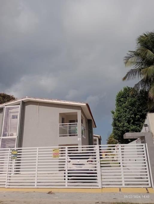 Apartamento no Forte Orange - Itamaraca, pé na areia de frente para o mar
