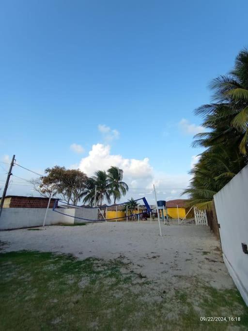 Apartamento no Forte Orange - Itamaraca, pé na areia de frente para o mar