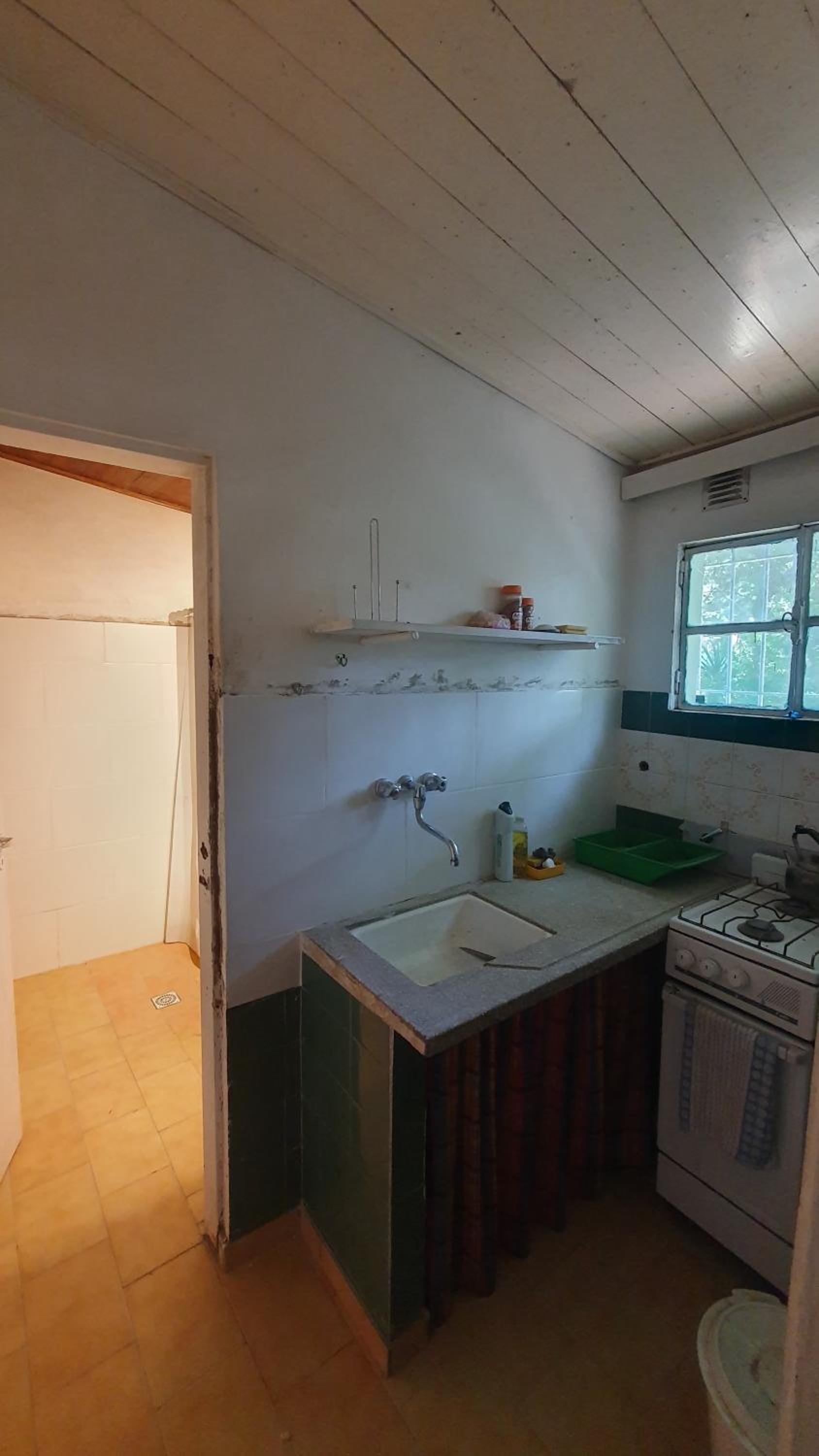 Cabaña en el bosque con quincho