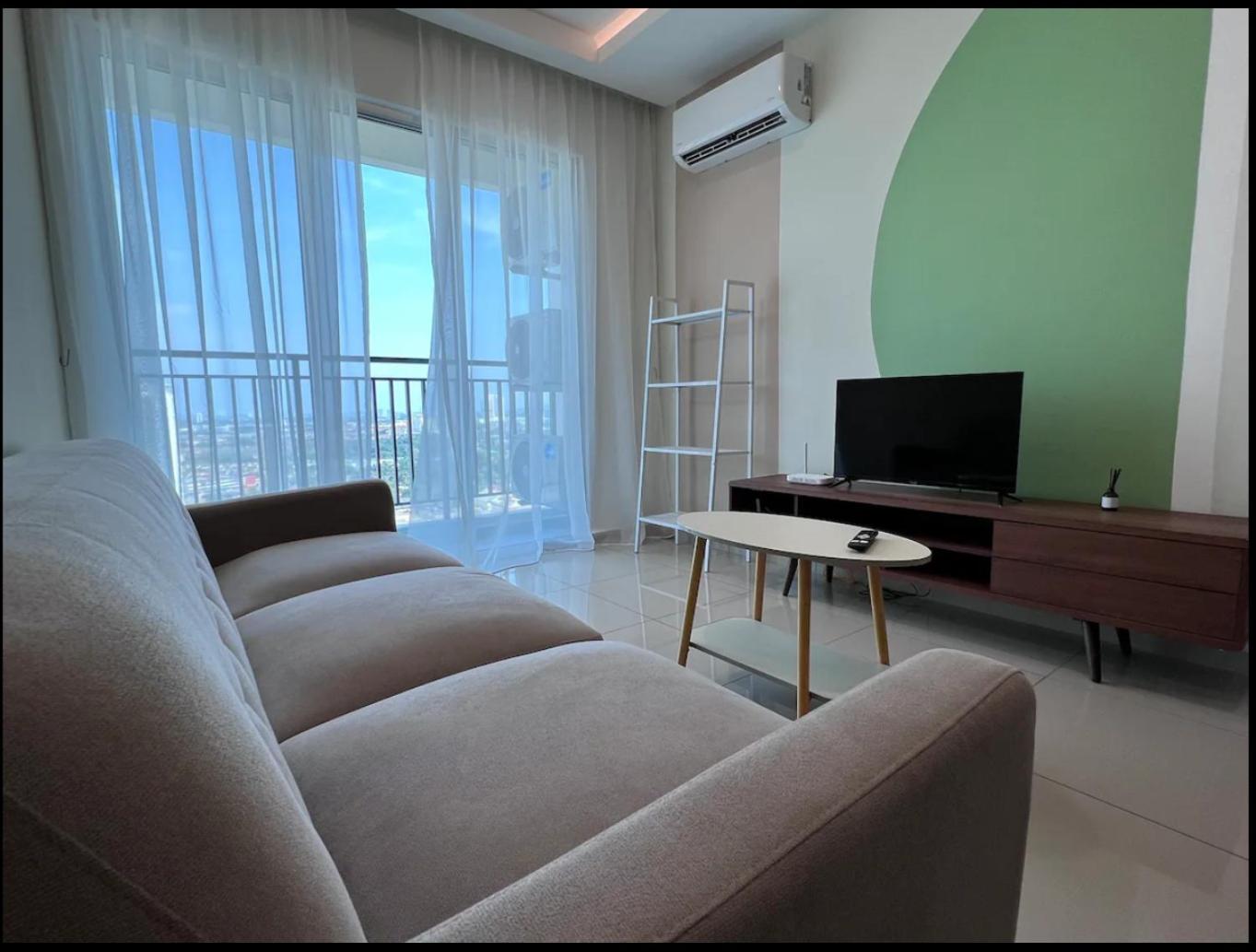 3 Rooms Metropol Apartment