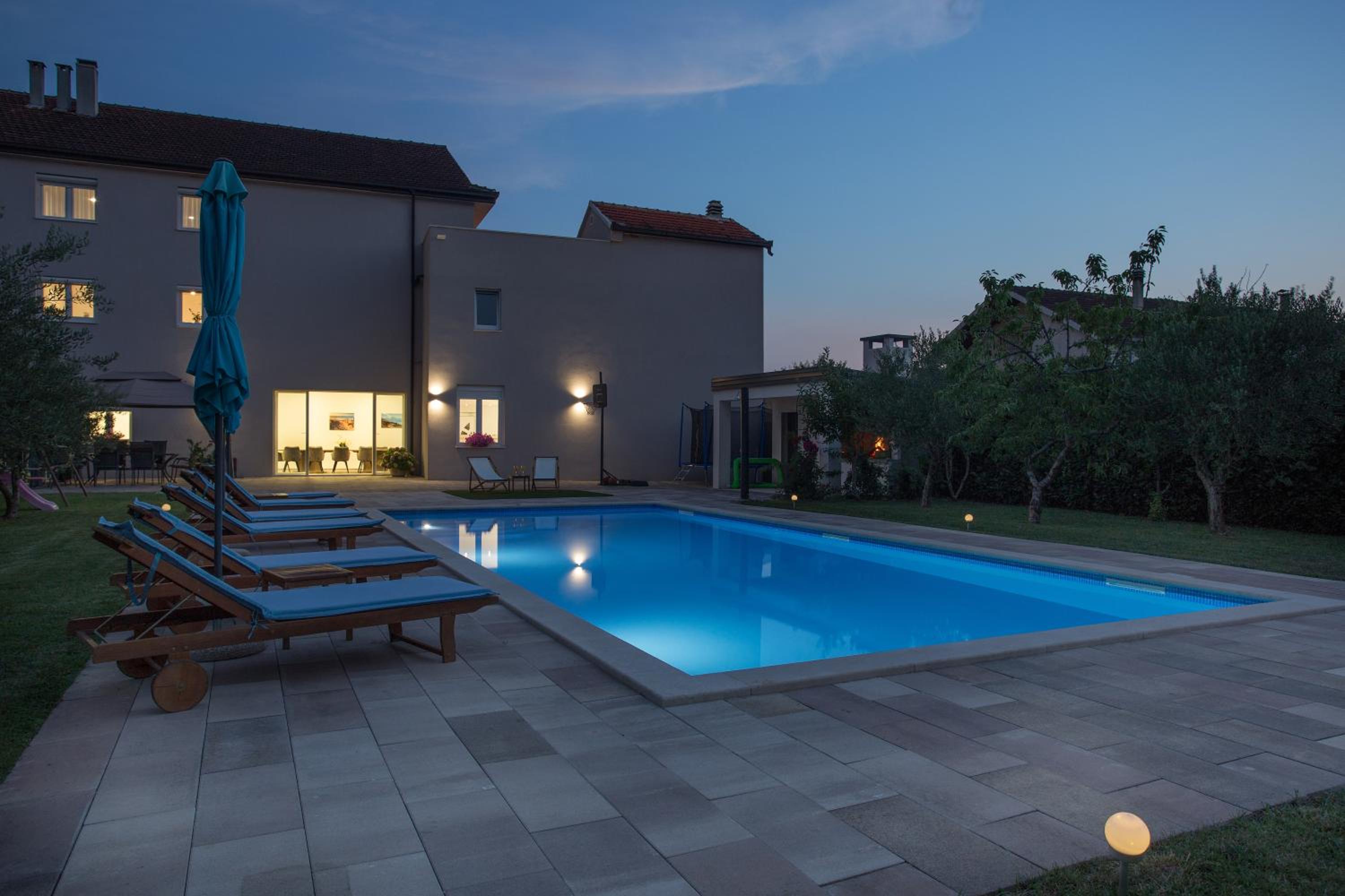Villa Sara Family Villa with Pool and Jacuzzi Imotski Makarska Region