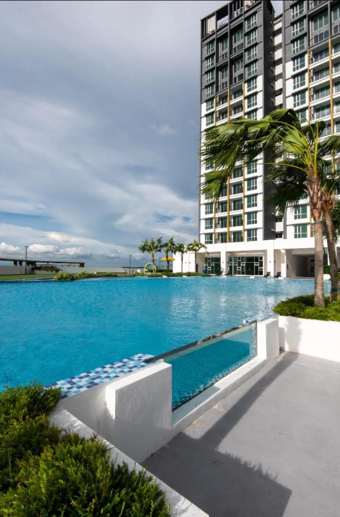 3 Rooms Metropol Apartment