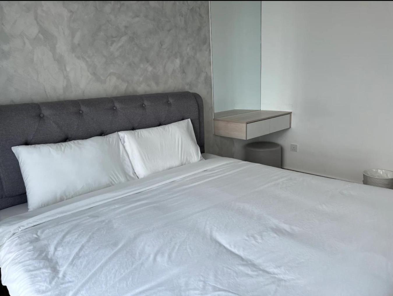 3 Rooms Metropol Apartment