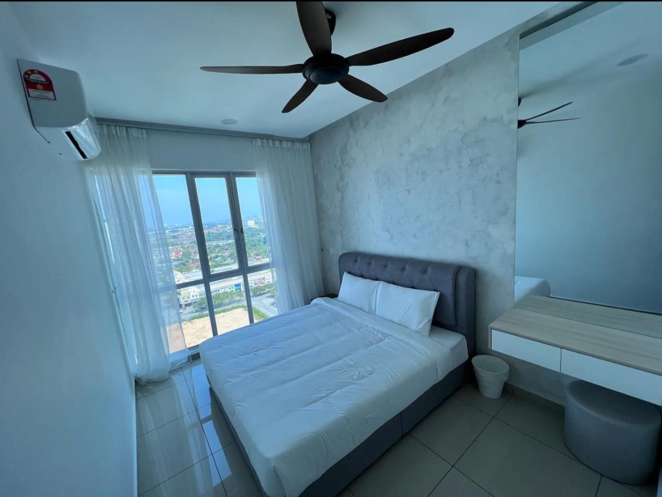 3 Rooms Metropol Apartment