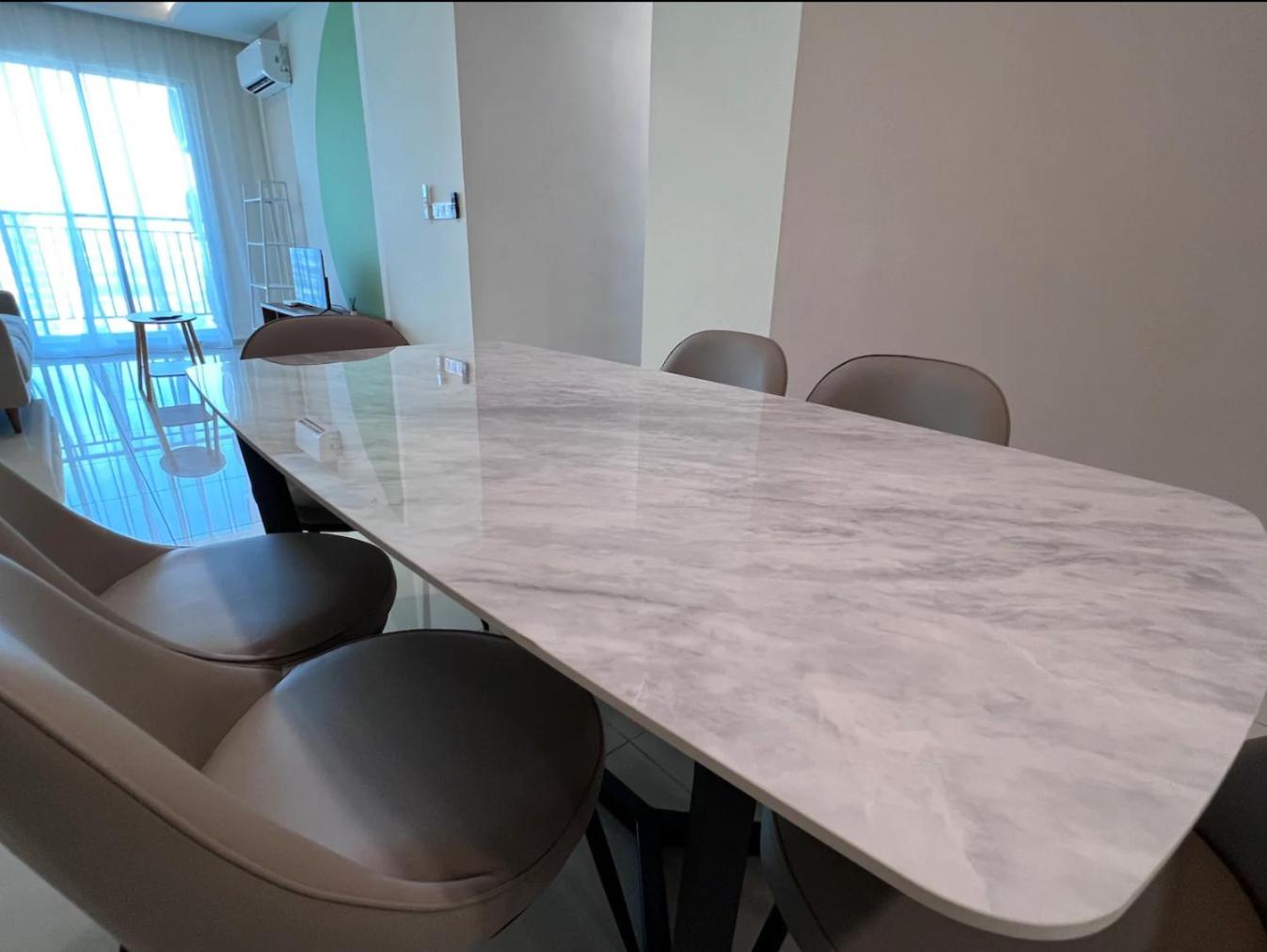 3 Rooms Metropol Apartment