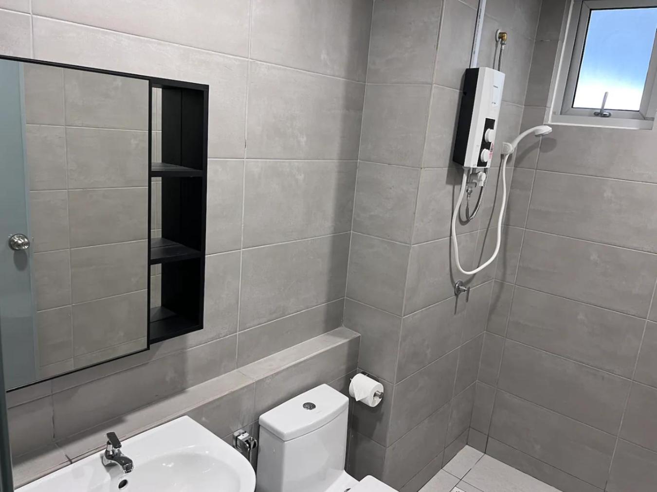 3 Rooms Metropol Apartment