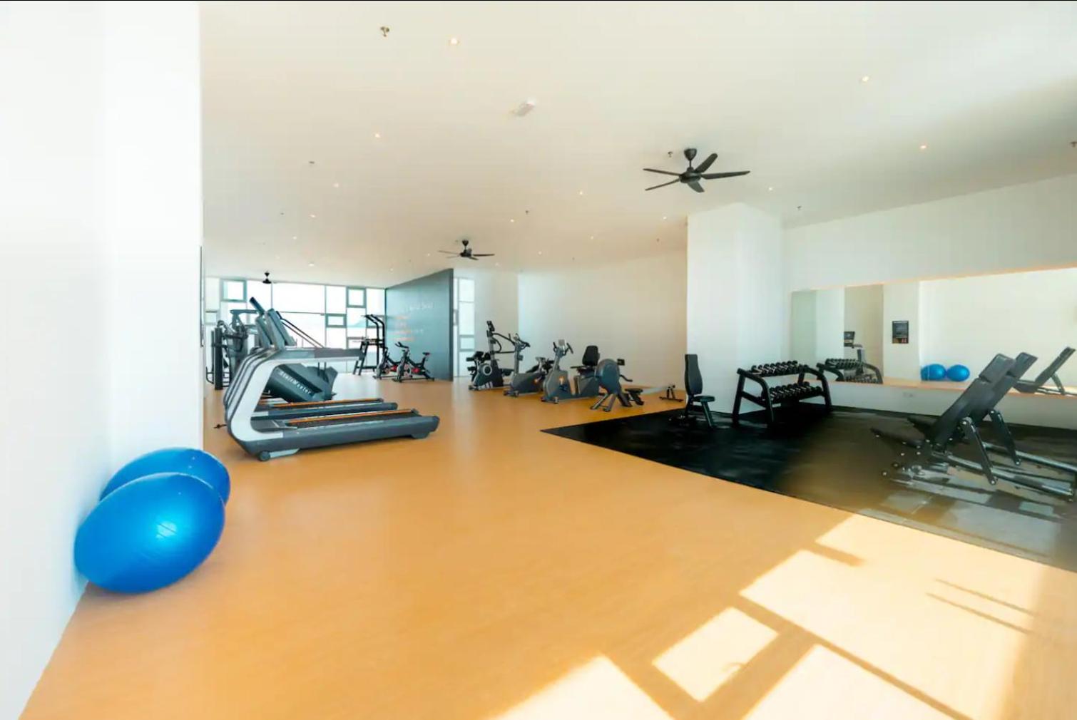 3 Rooms Metropol Apartment