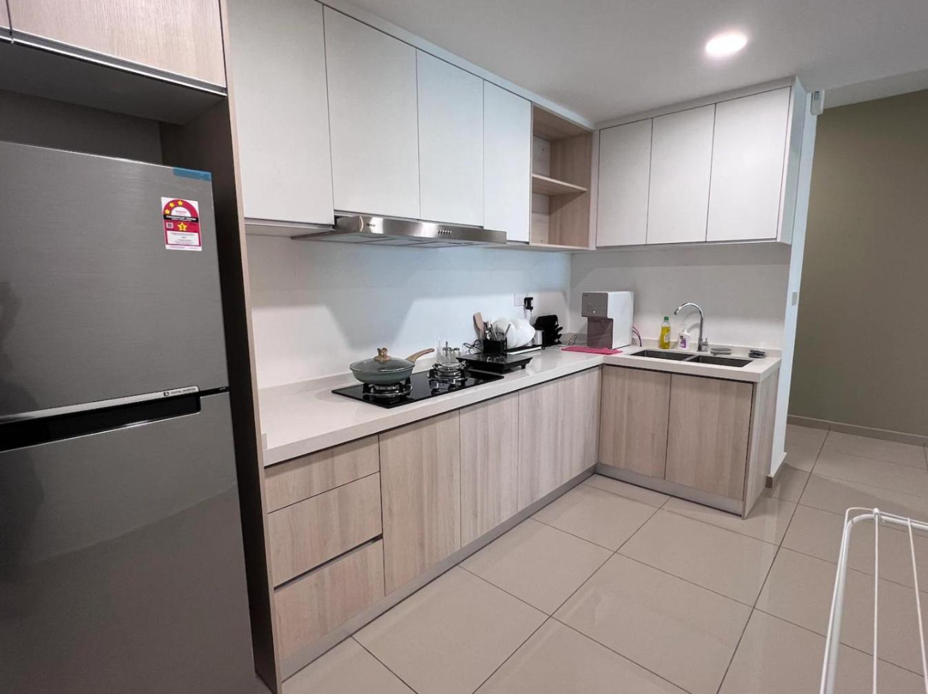 3 Rooms Metropol Apartment