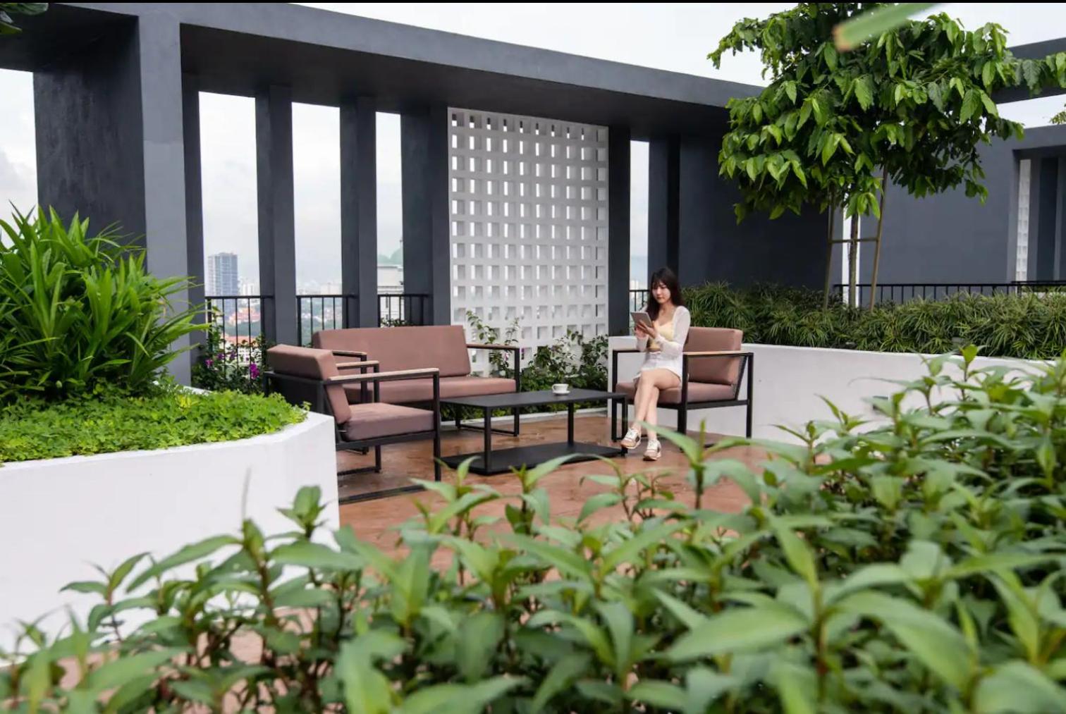 3 Rooms Metropol Apartment
