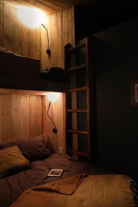 Gwilderness Cabin