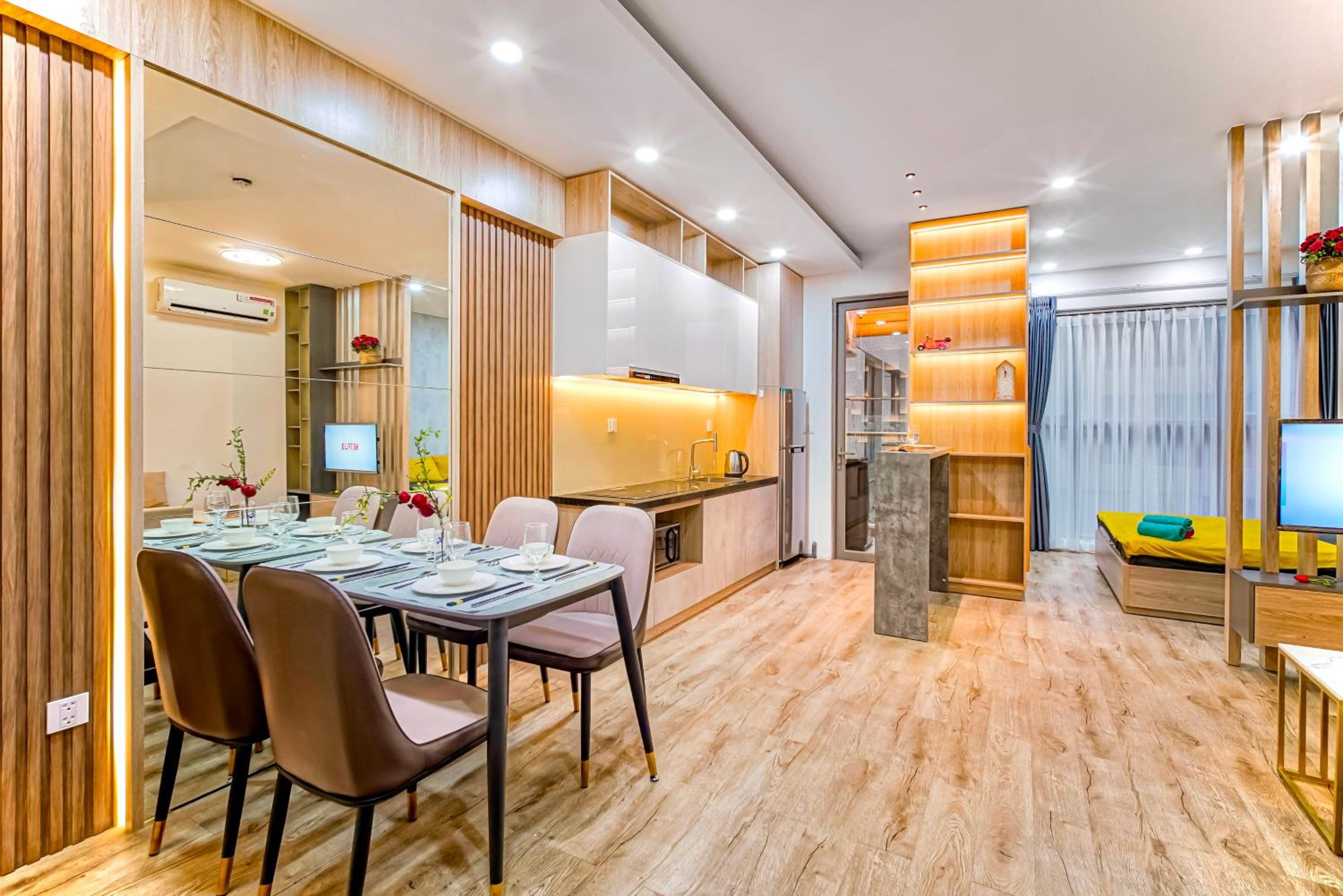 Nijo KAYA Suites - Terra Royal Tower, Highclass, Central & Poker Table