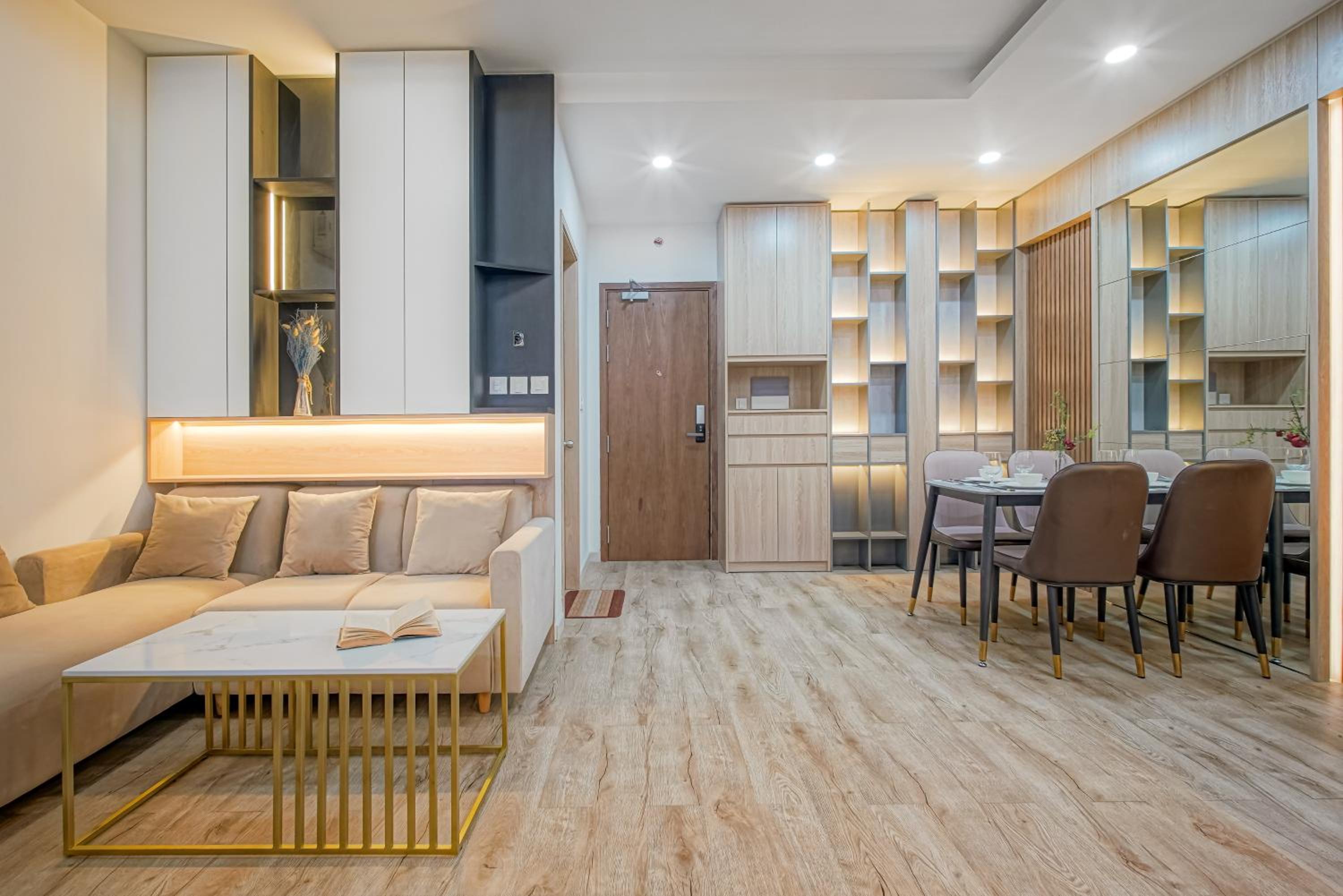 Nijo KAYA Suites - Terra Royal Tower, Highclass, Central & Poker Table