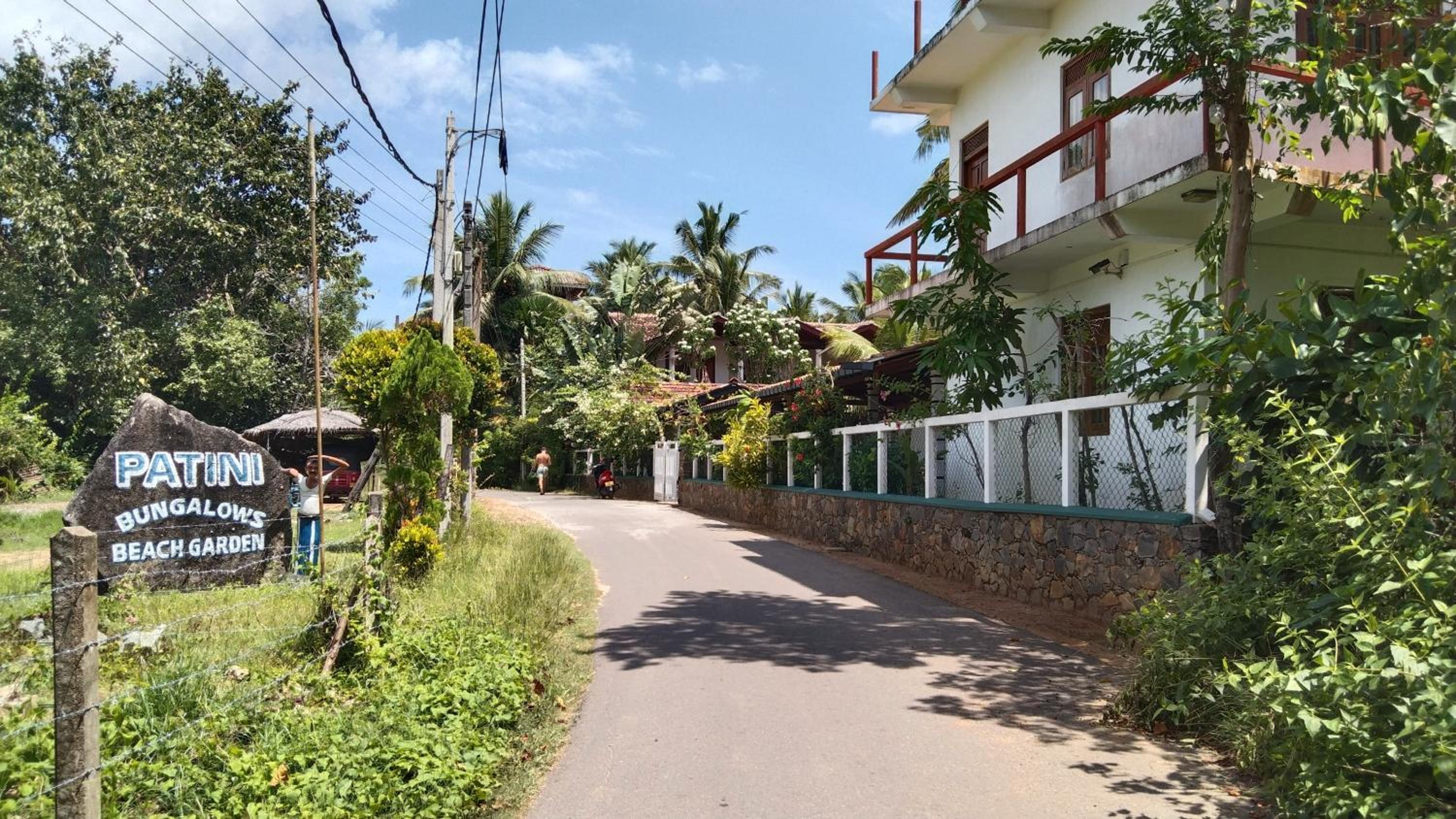 Patini Bungalows - Beach Garden view 2