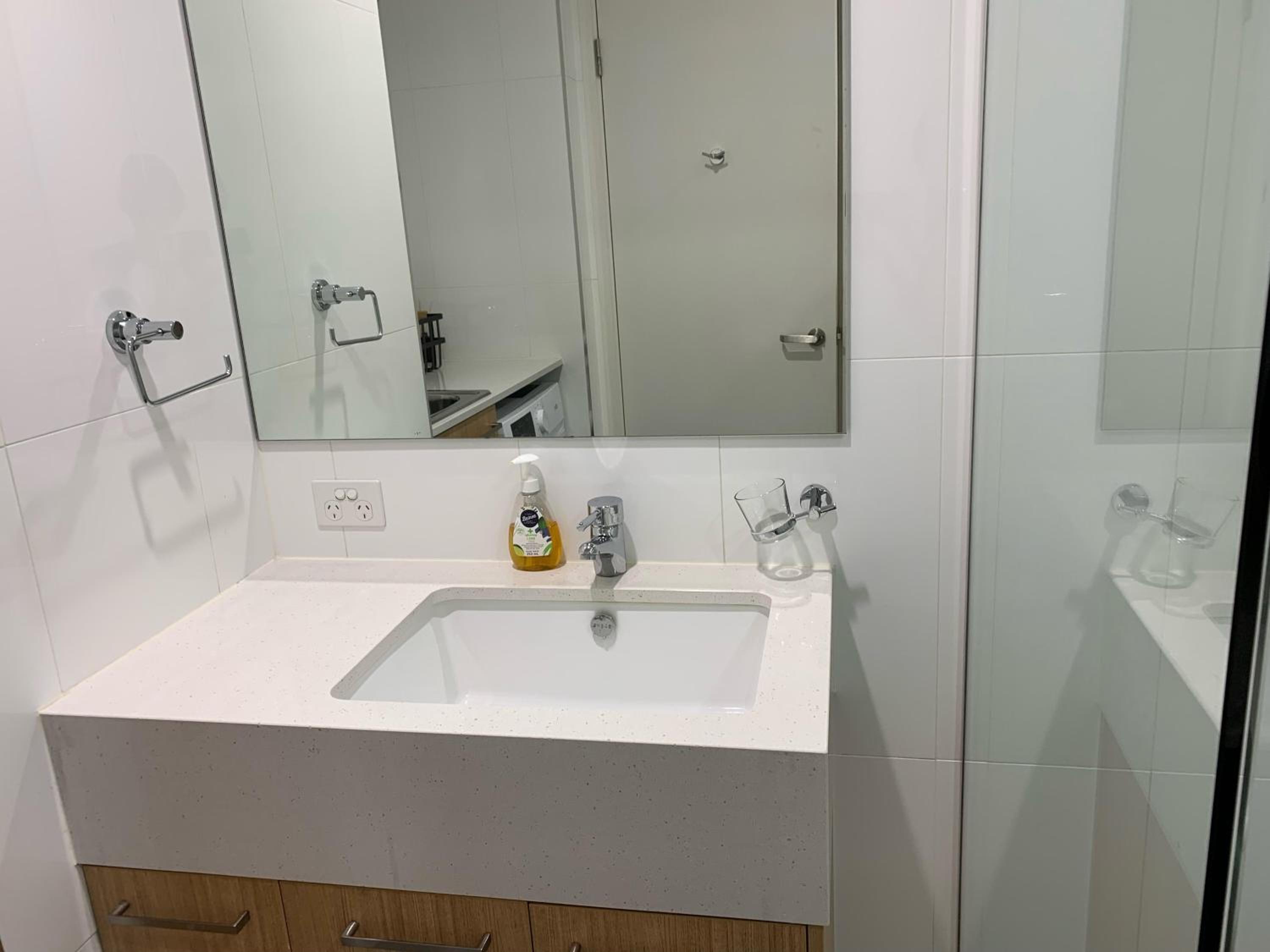 Modern One Bedroom Apartment at Morphett- In the Heart of Adelaide